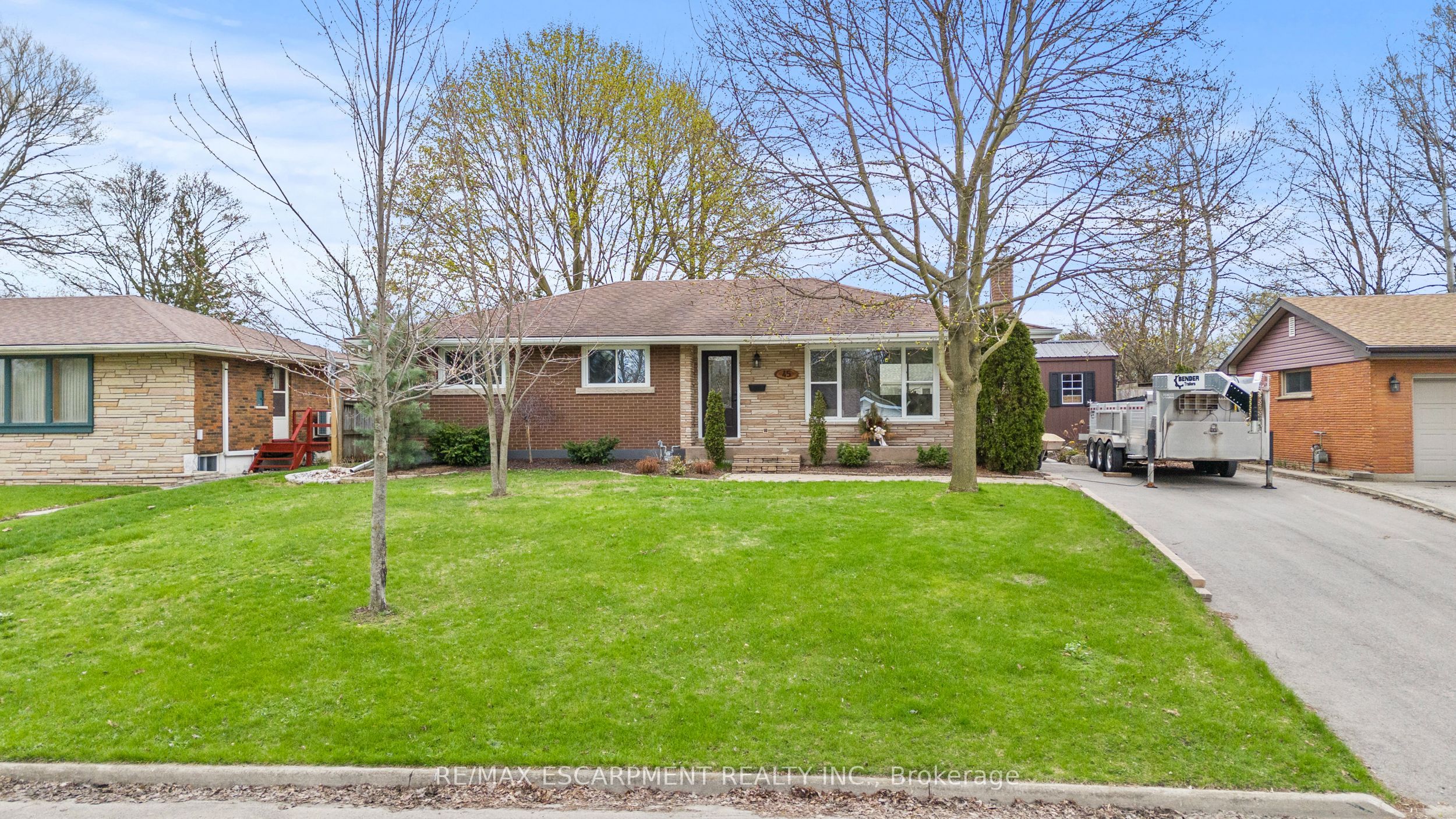 45 Driftwood Drive, Brantford, ON N3R 3K2