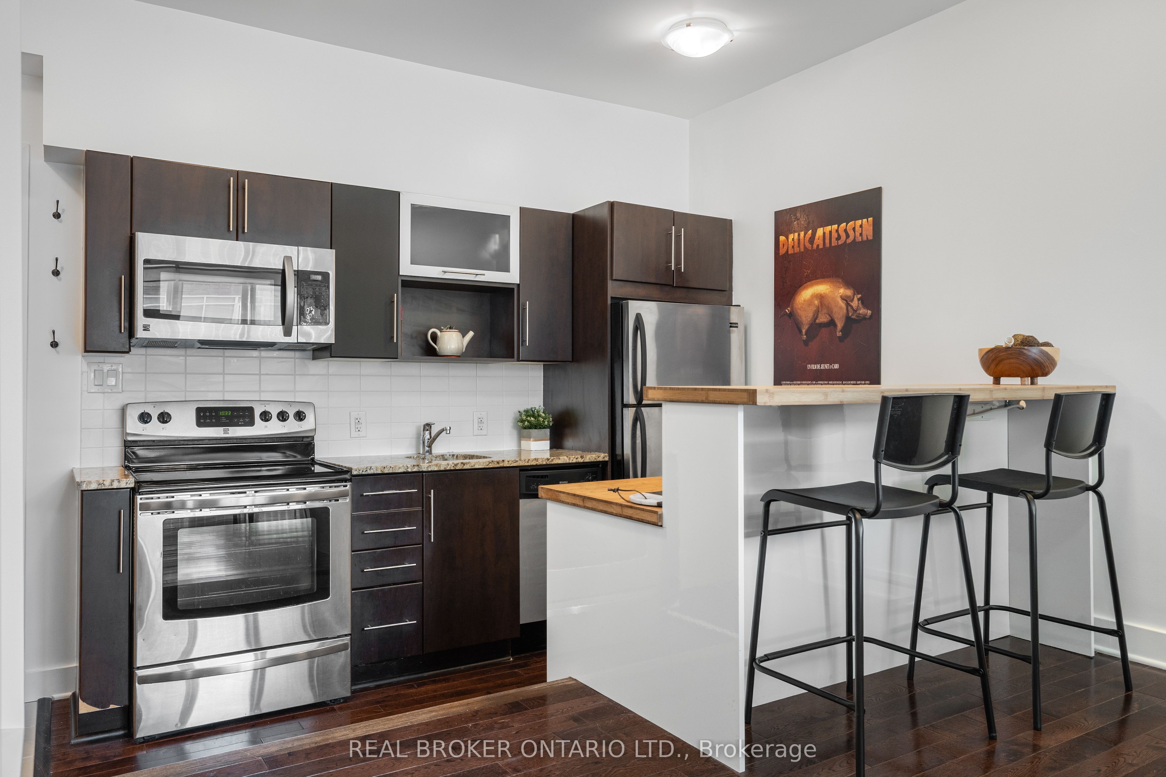 360 Cumberland Street 102, Lower Town - Sandy Hill, ON K1N 0B1 photo 4