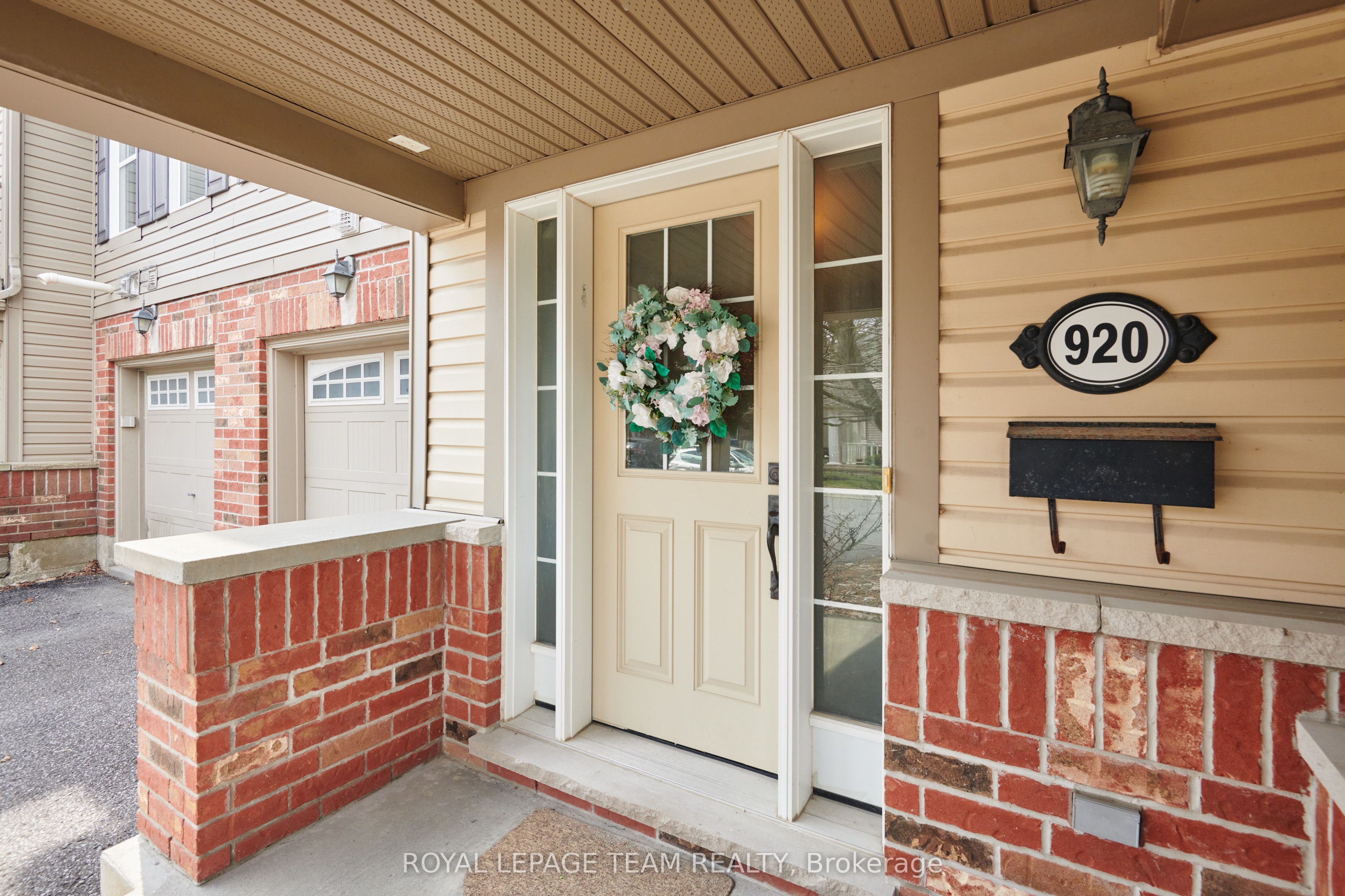 920 Messor Crescent, Stittsville - Munster - Richmond, ON K2S 0P2 photo 2