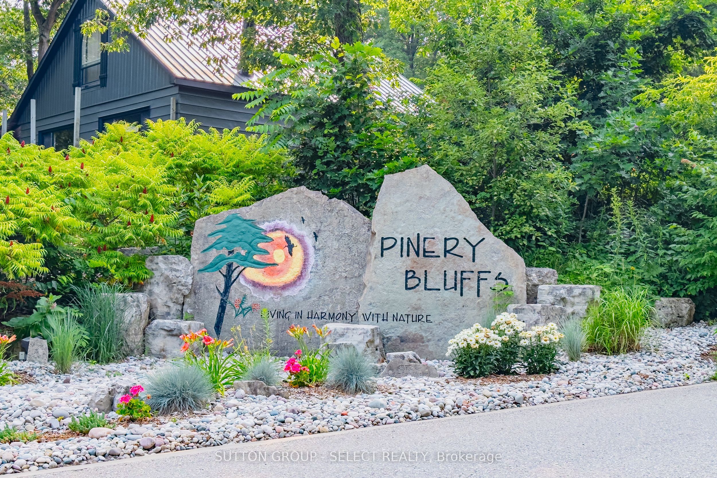 10142 Pinery Bluffs Road, Lambton Shores, ON N0M 1T0 photo 4