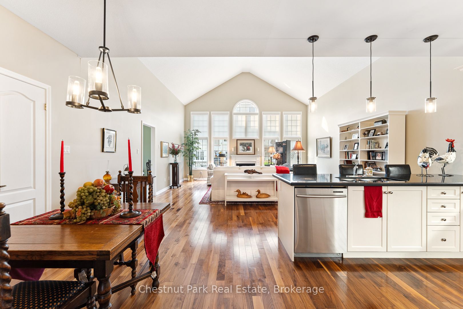 9 Stormont Court, Bracebridge, ON P1L 0B7 photo 4