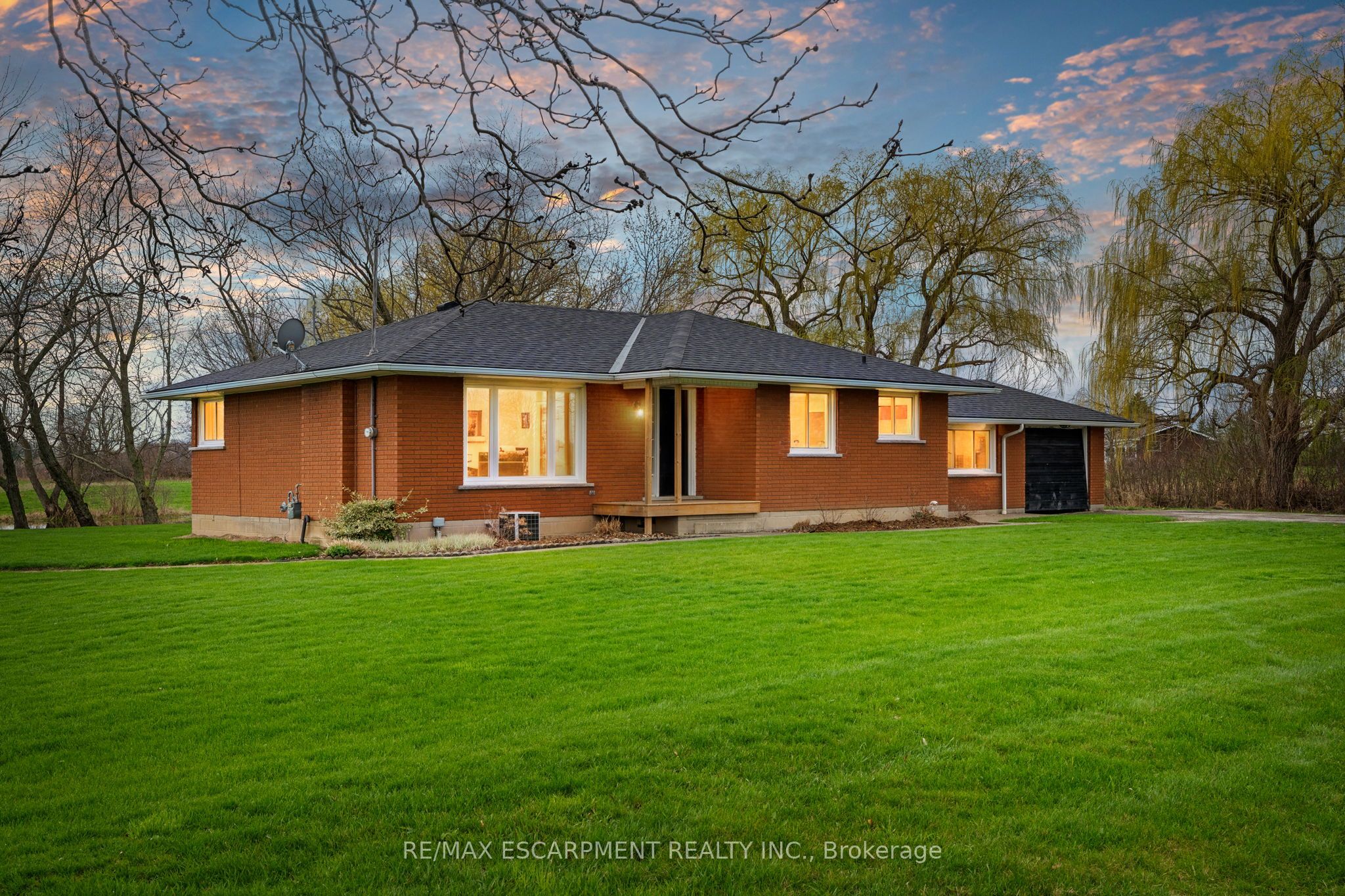 2223 Hall Road, Hamilton, ON L0R 1C0 photo 2