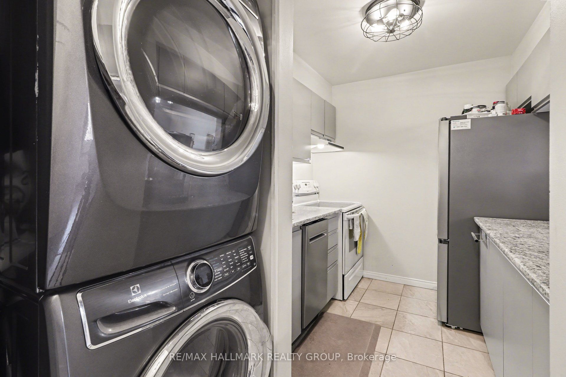 280 Brittany Drive 312, Manor Park - Cardinal Glen and Area, ON K1K 4M4 photo 5