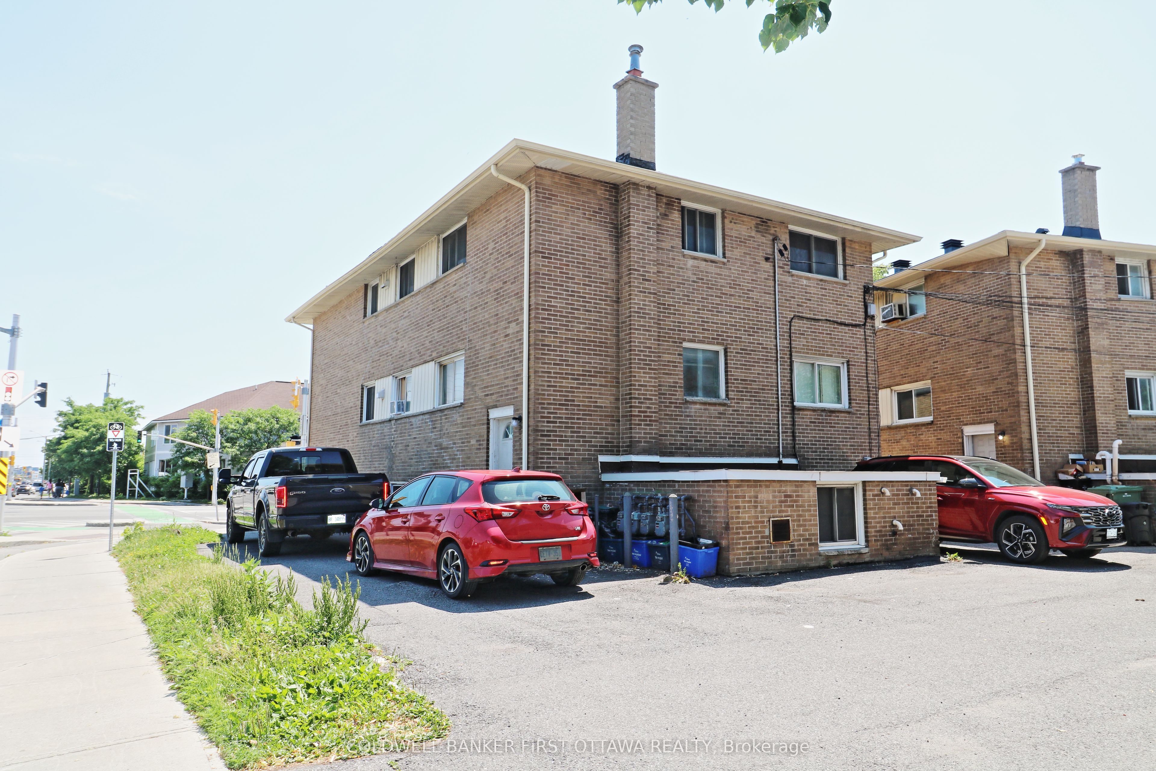 609 Donald Street, Overbrook - Castleheights and Area, ON K1K 1L3 photo 2