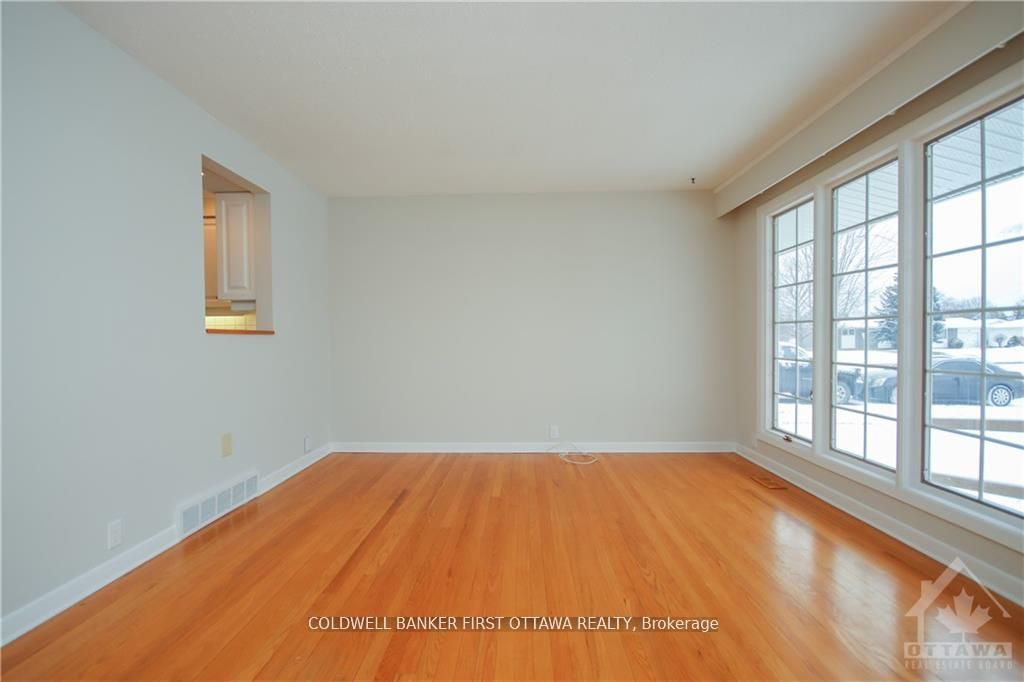 74 HILLIARD Avenue, Cityview - Parkwoods Hills - Rideau Shore, ON K2E 6C1 photo 3