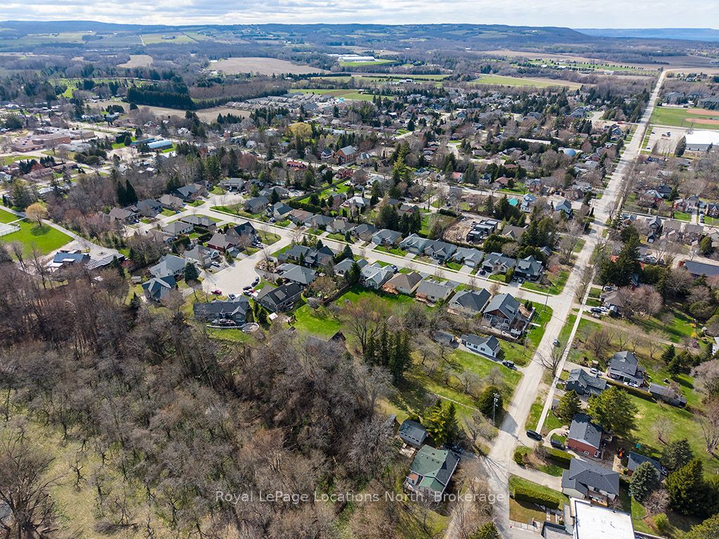 43 Alfred Street E, Blue Mountains, ON N0H 2P0 photo 2
