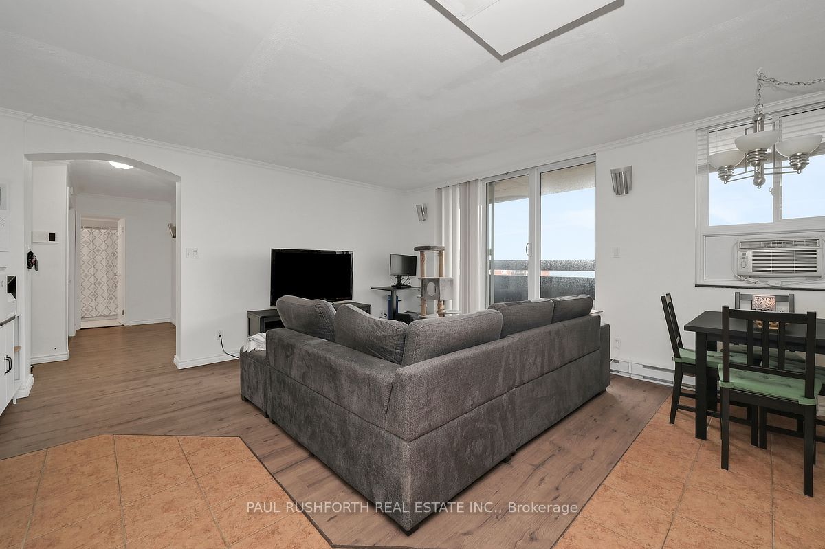 2000 Jasmine Crescent 1517, Beacon Hill North - South and Area, ON K1J 8K4 photo 4