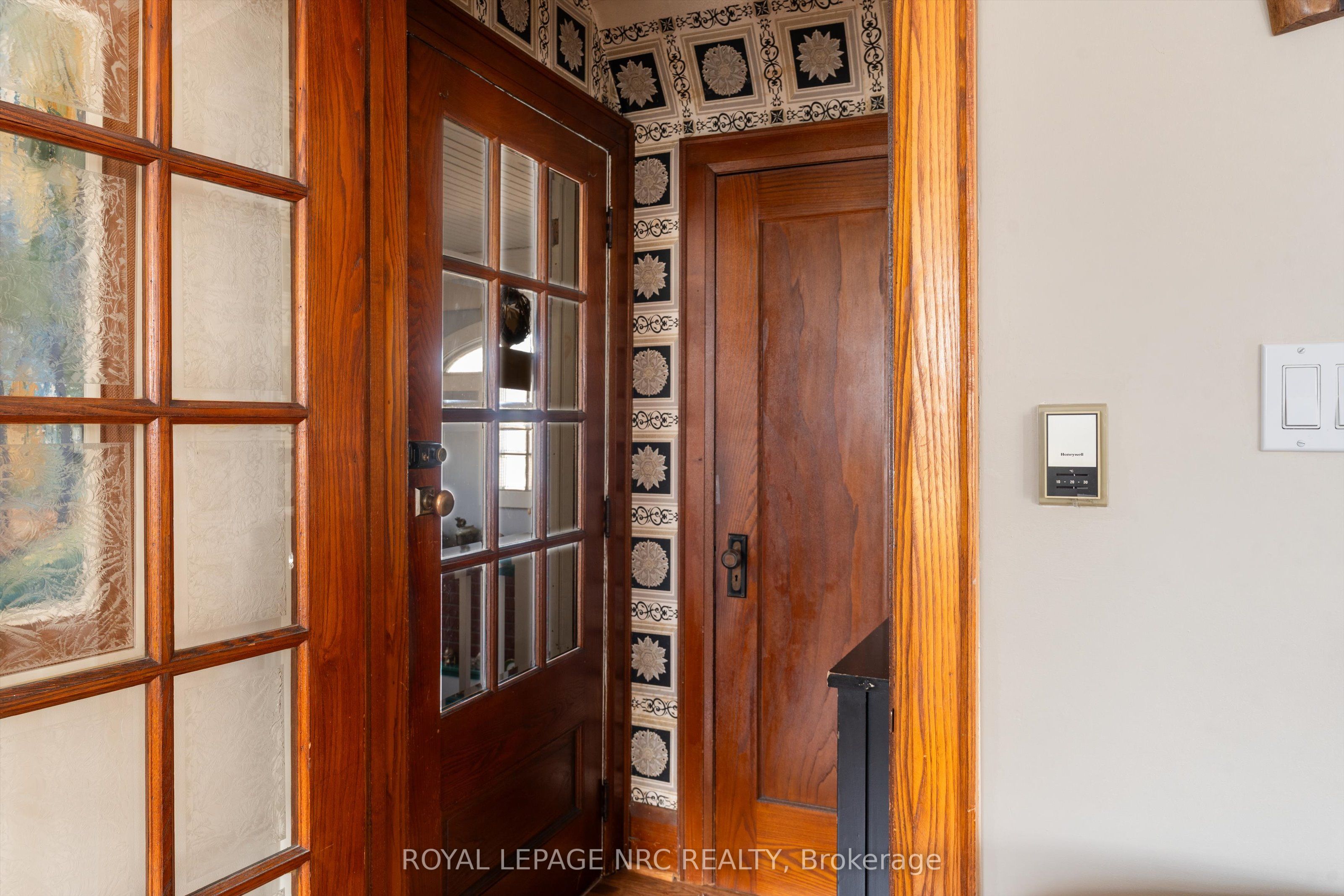4148 Drummond Road, Niagara Falls, ON L2E 6B9 photo 2
