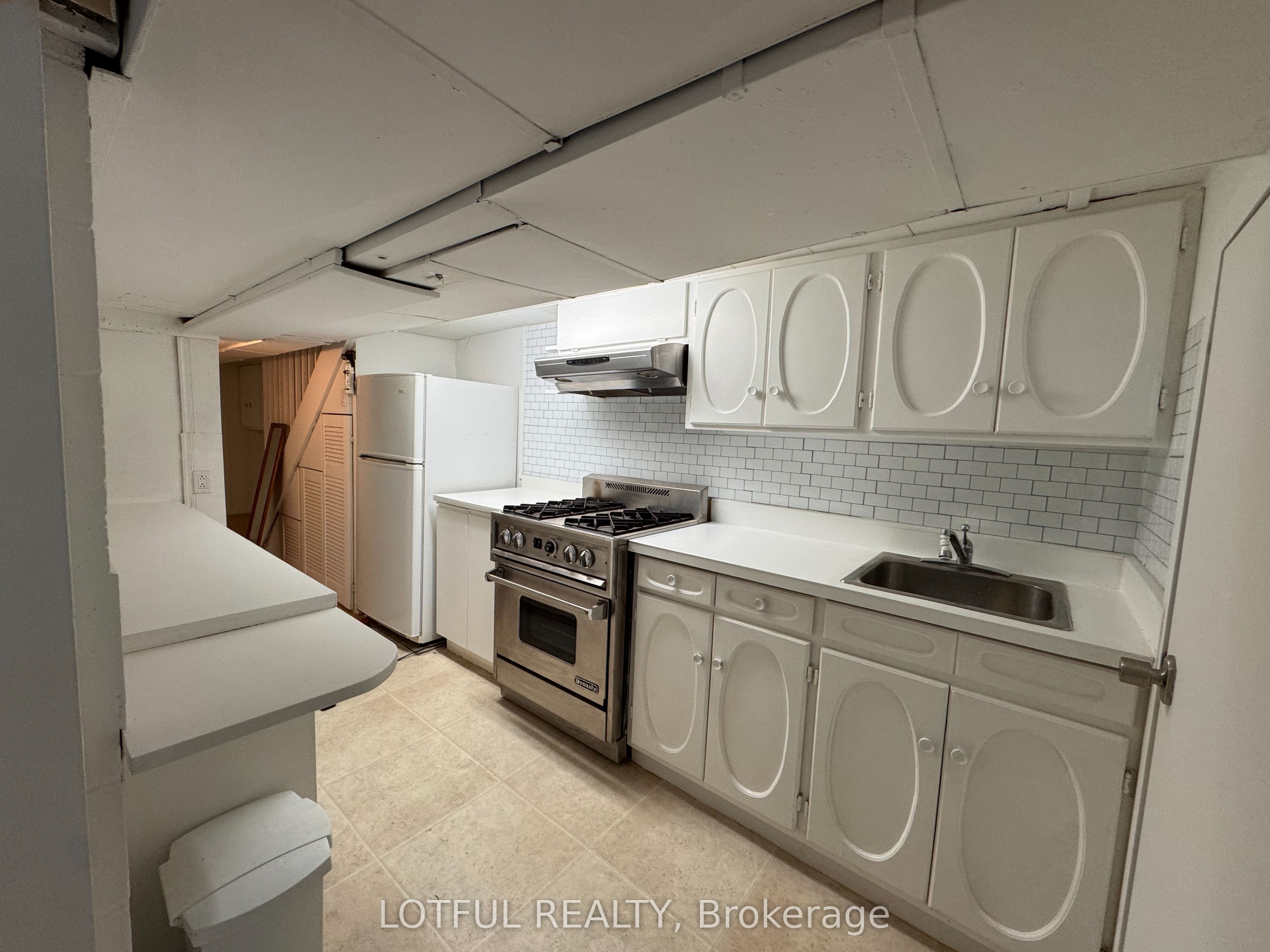 30 Foster Street B, West Centre Town, ON K1Y 3J4 photo 5