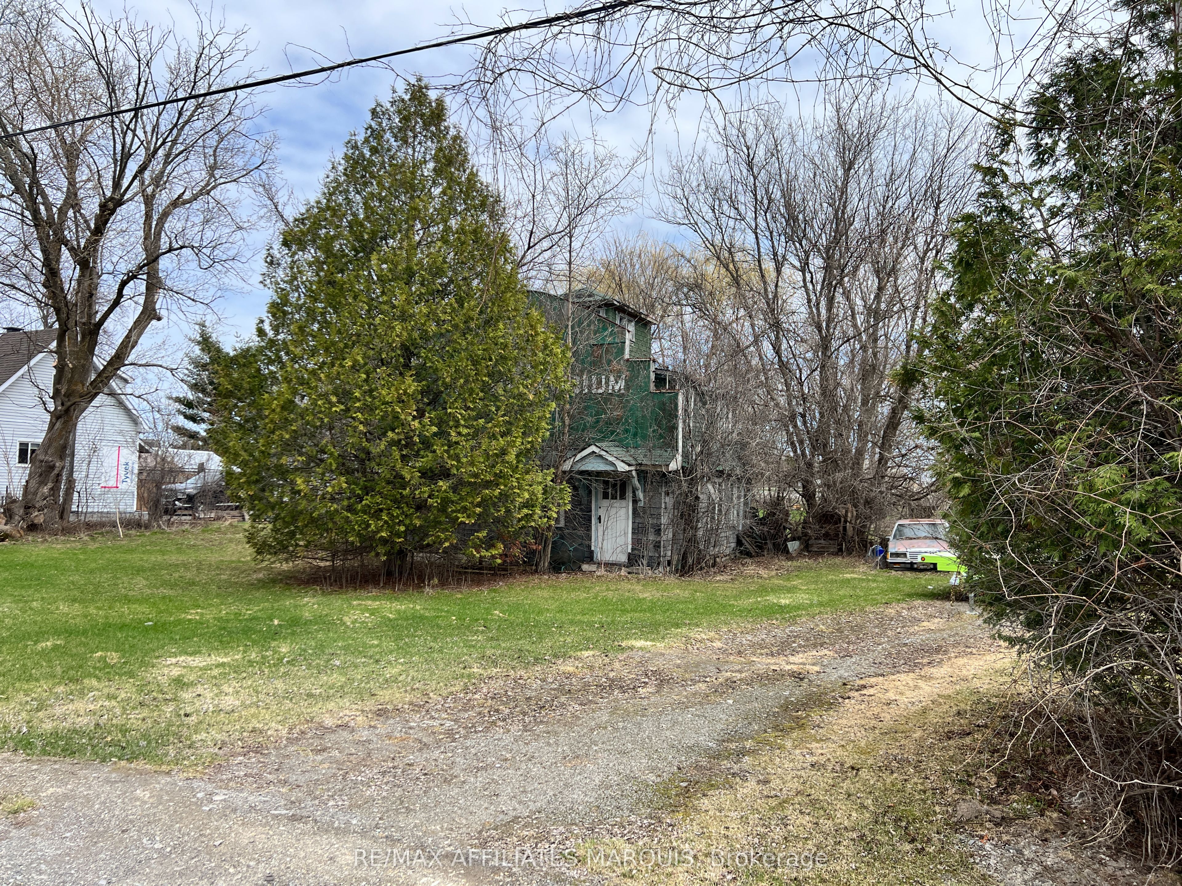 75 Union Street, Montague, ON K7A 4S4 photo 2