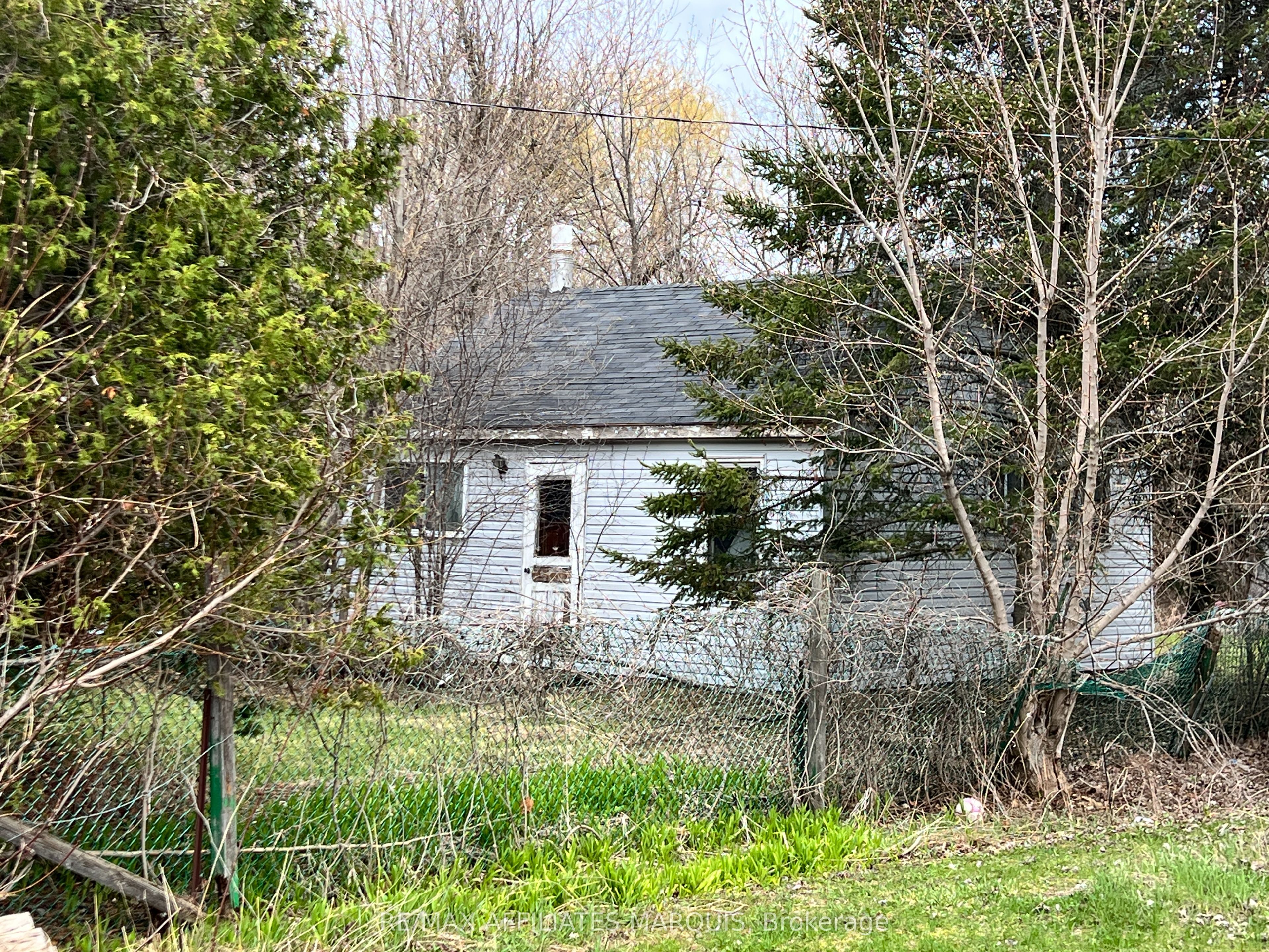 75 Union Street, Montague, ON K7A 4S4 photo 3