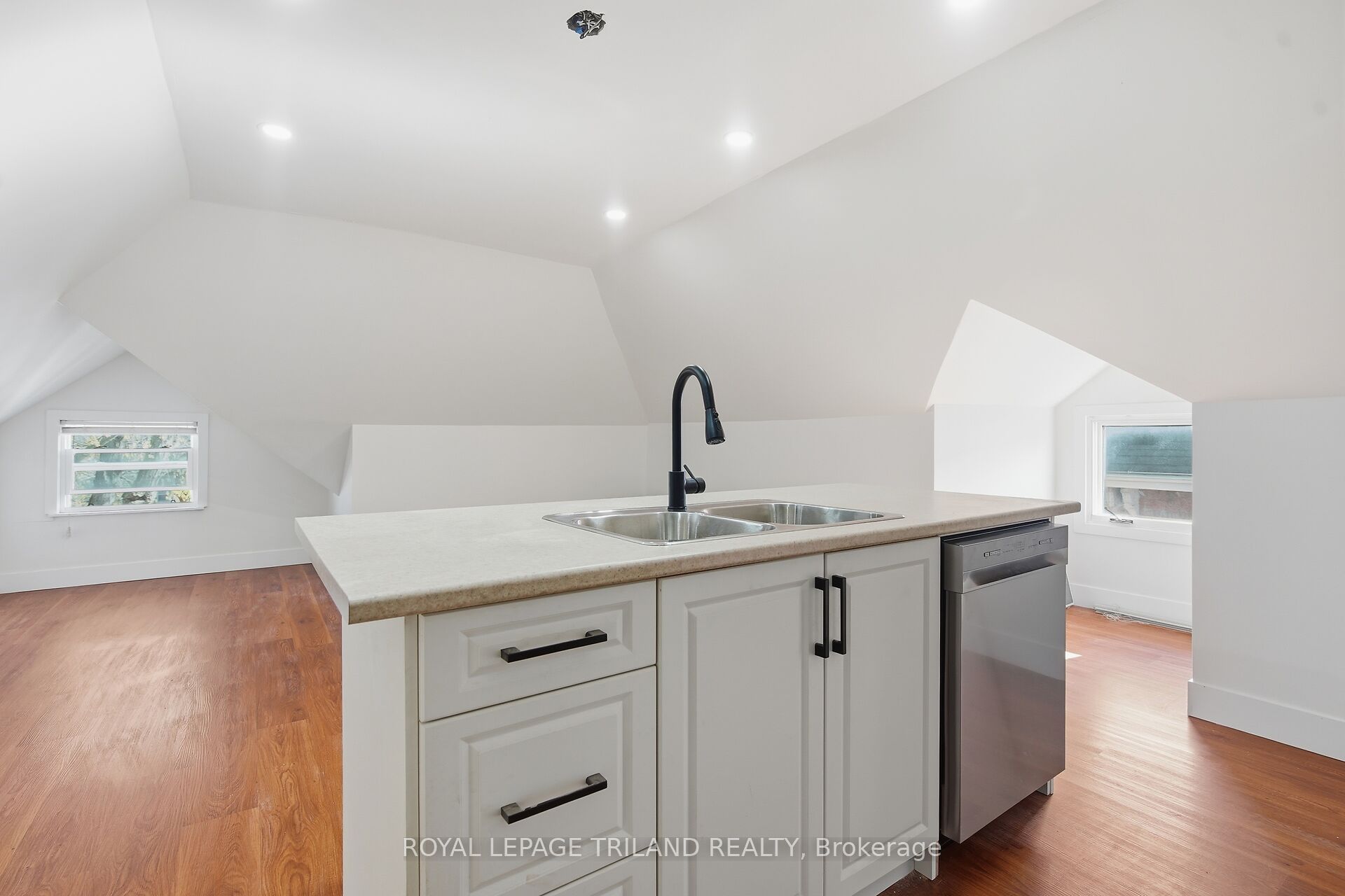 22 Mitchell Street 1, St. Thomas, ON N5R 2T7 photo 3