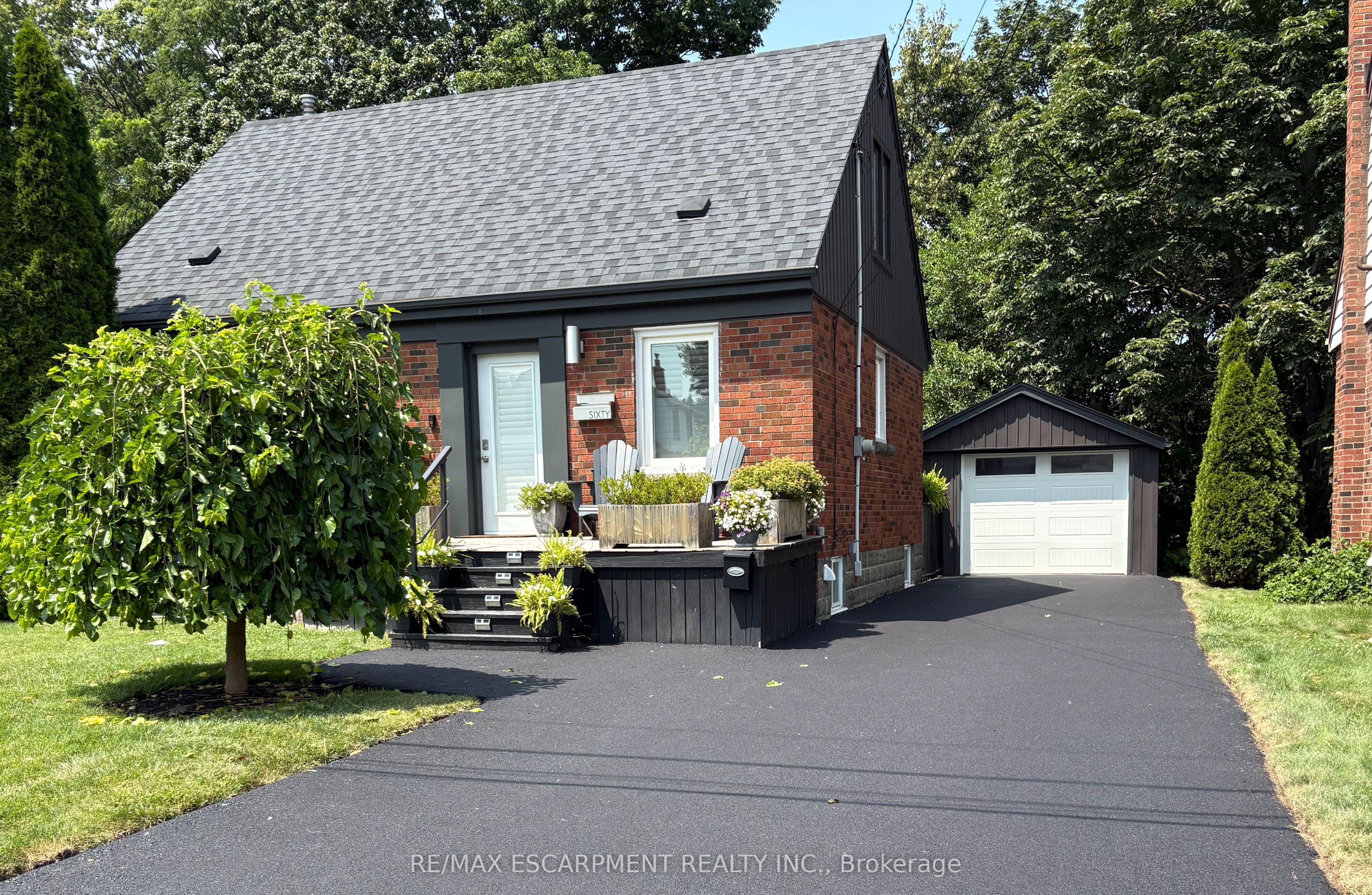 60 Galbraith Drive, Hamilton, ON L8G 1Z9 photo 2
