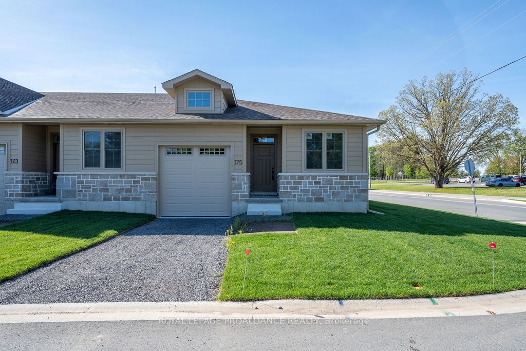 175 Pomeroy Avenue, Tweed, ON K0K 3J0 photo 2