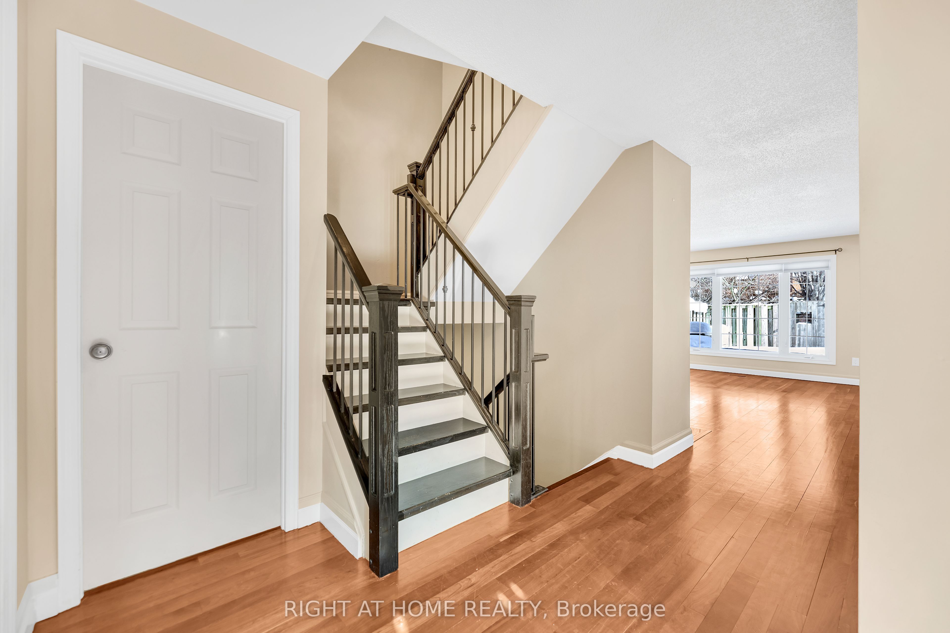 104 Woodlawn Road E 3, Guelph, ON N1E 1B7 photo 5