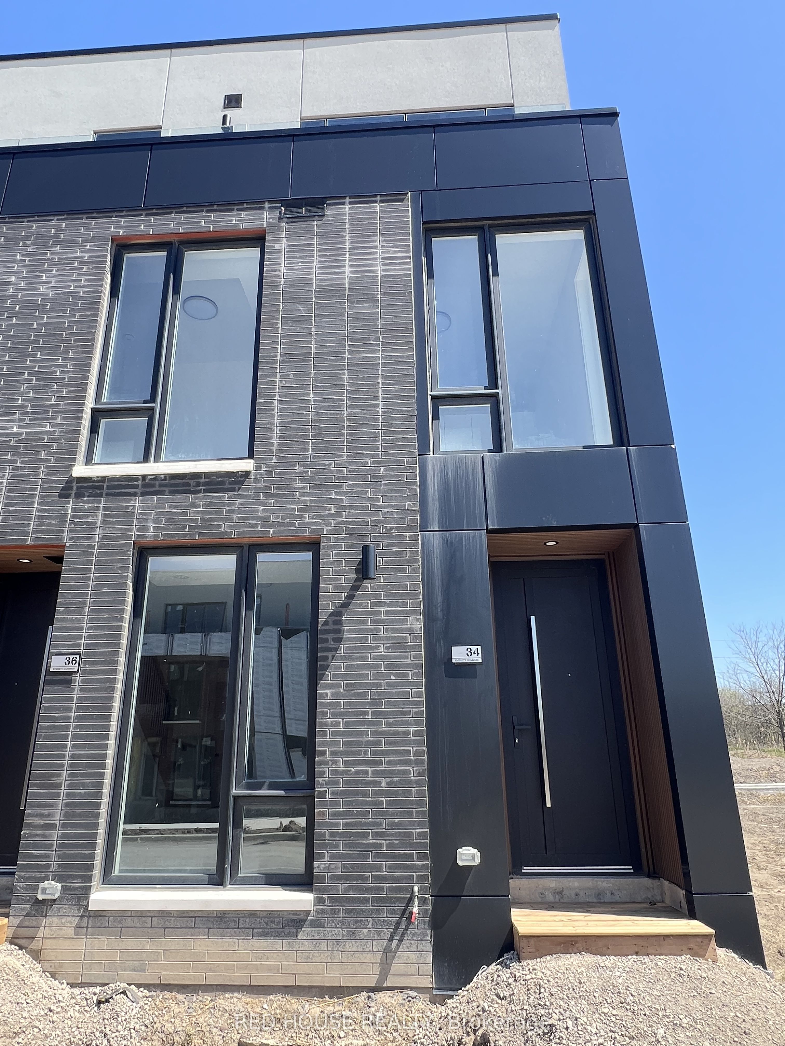 34 Everett Common, St. Catharines, ON L2P 0H1