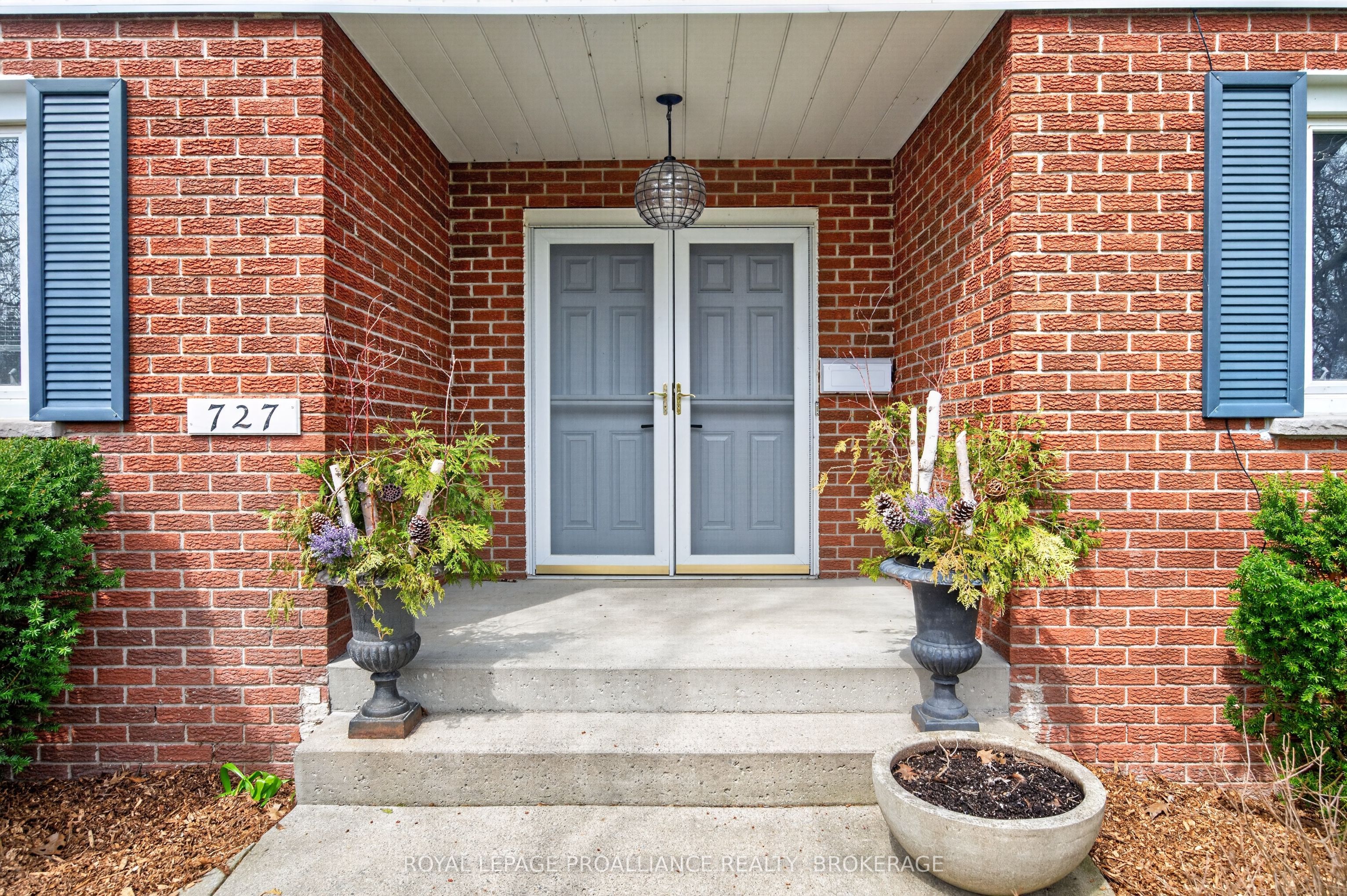 727 Aylmer Crescent, Kingston, ON K7M 6E5 photo 2