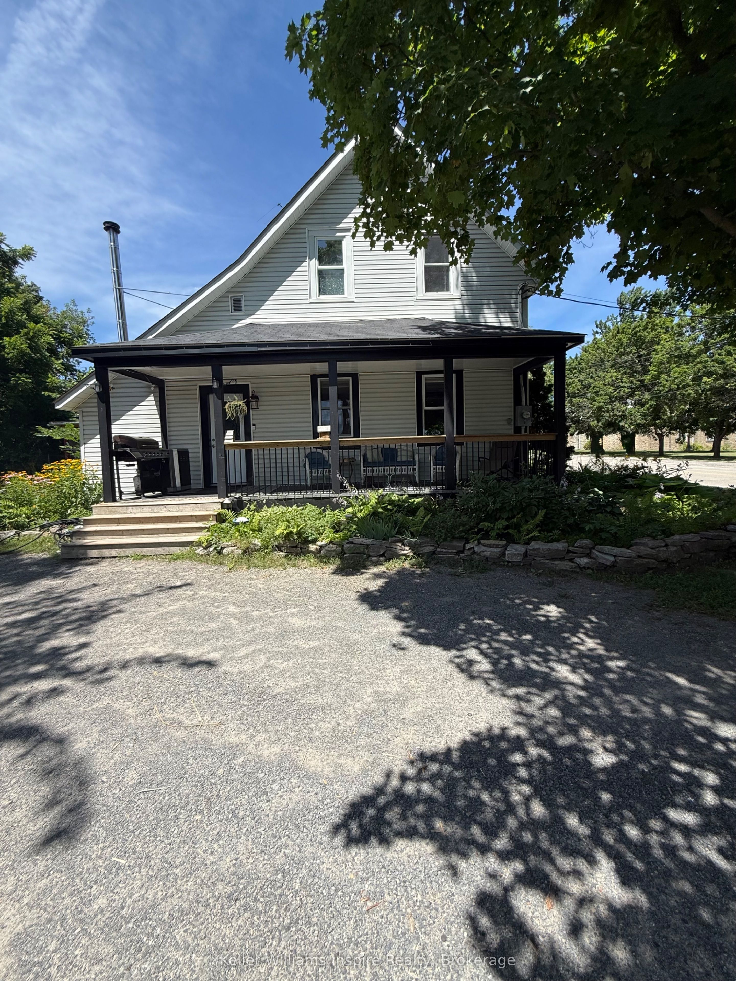22 Concession Street W, Westport, ON K0G 1X0 photo 3