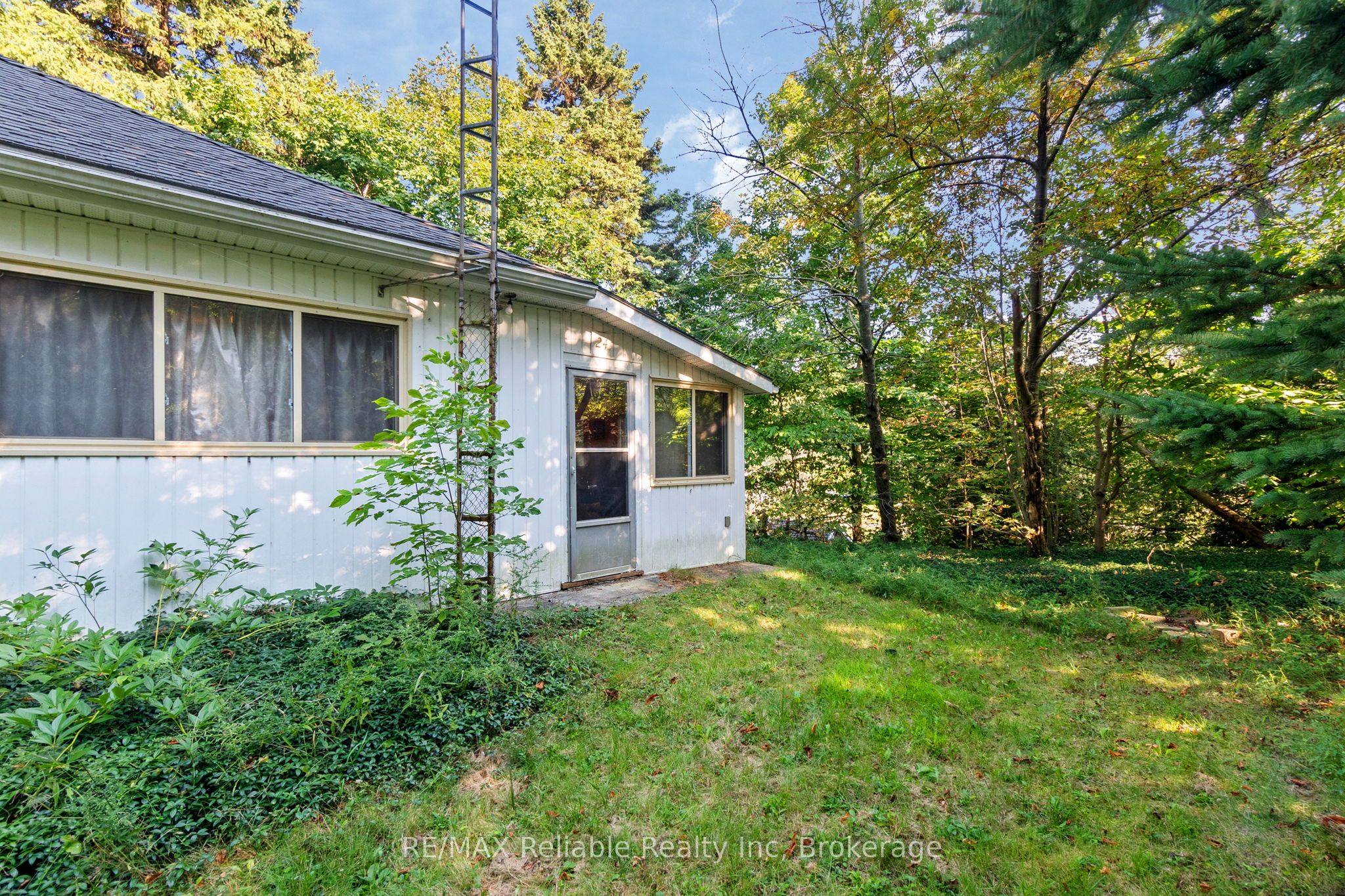 24 Huron Street N, Ashfield-Colborne-Wawanosh, ON N7A 3X9 photo 3