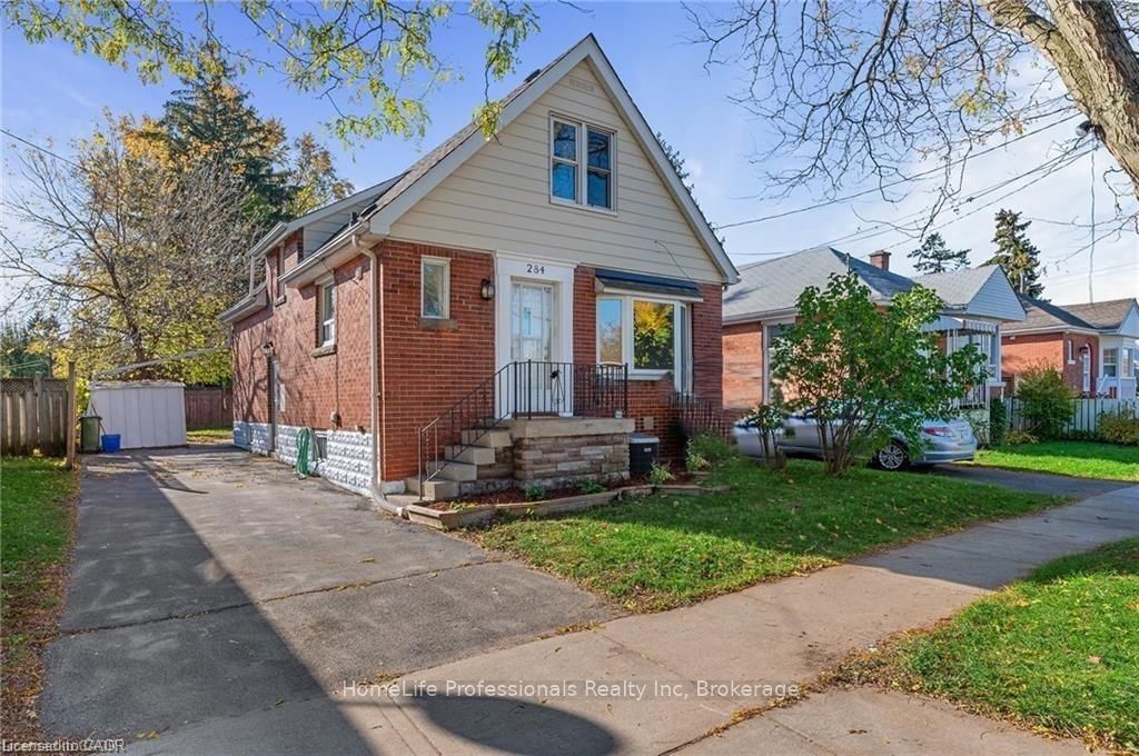 284 Brucedale Avenue E, Hamilton, ON L9A 1P9