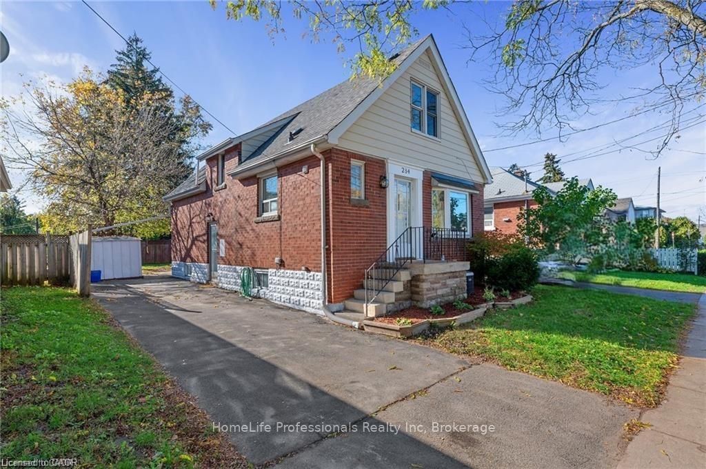 284 Brucedale Avenue E, Hamilton, ON L9A 1P9 photo 2