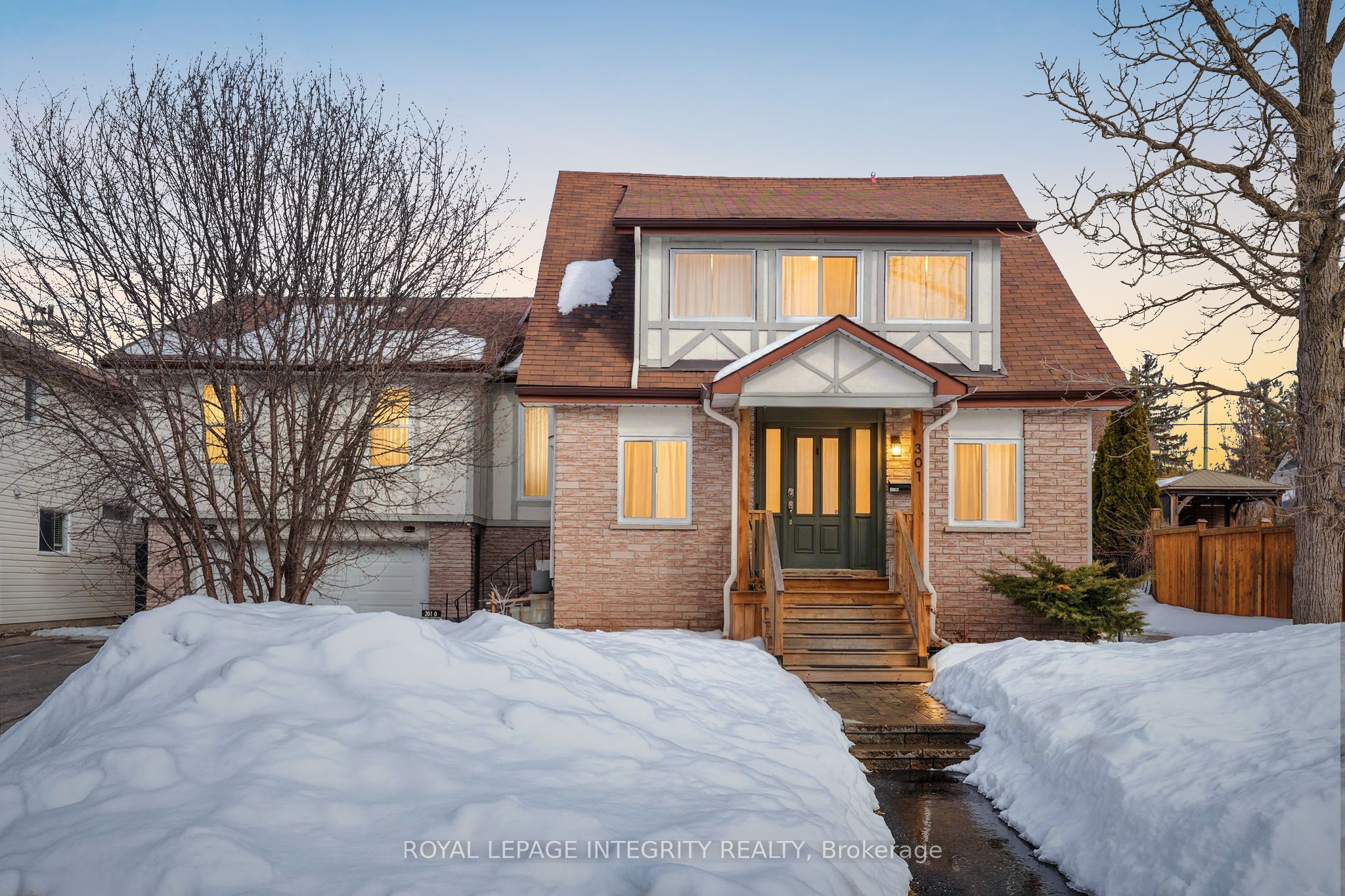 301 Zephyr Avenue, Britannia - Lincoln Heights and Area, ON K2B 5Z7 photo 2