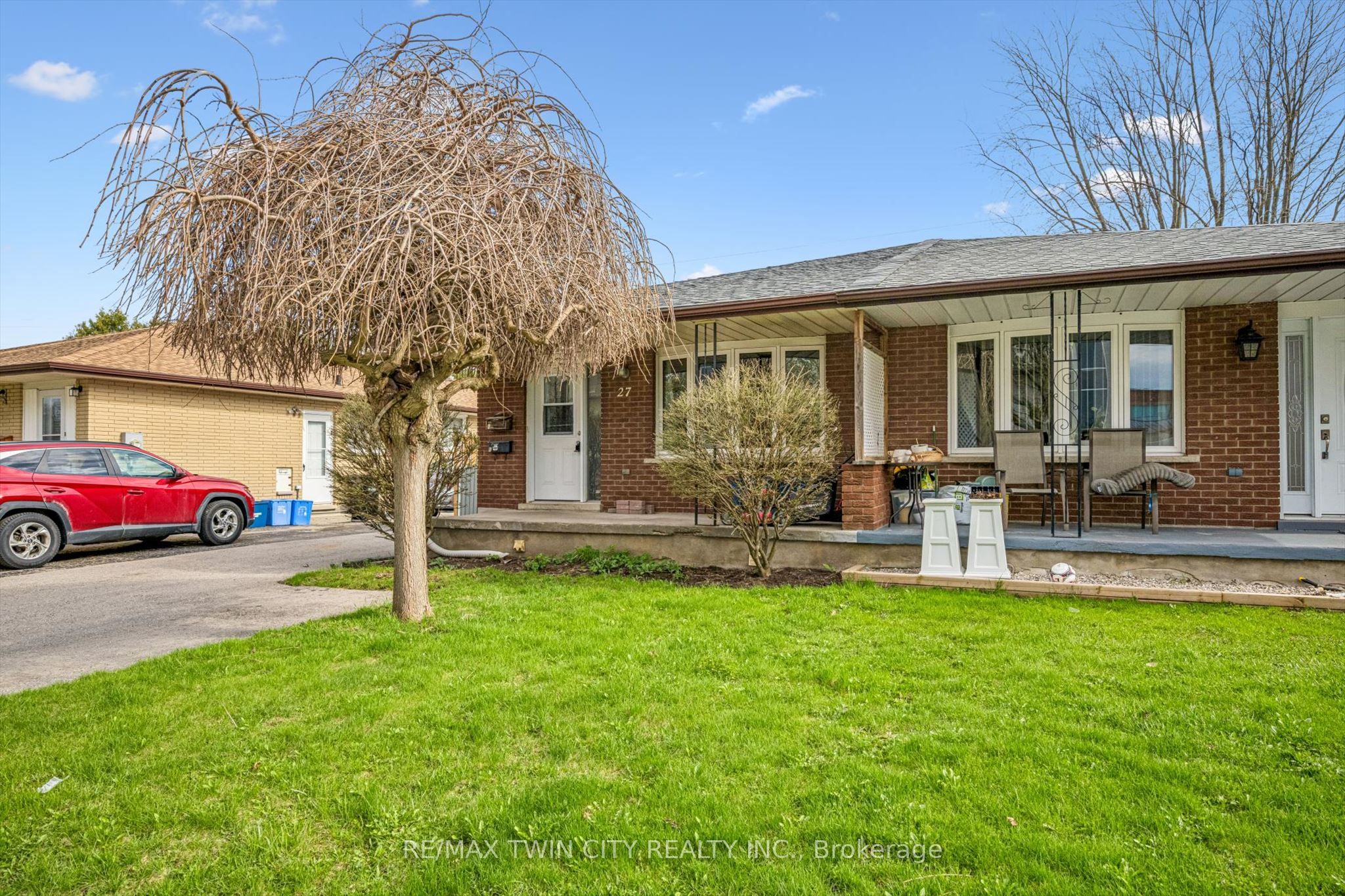 27 Vicmount Drive, Kitchener, ON N2M 2A2 photo 2