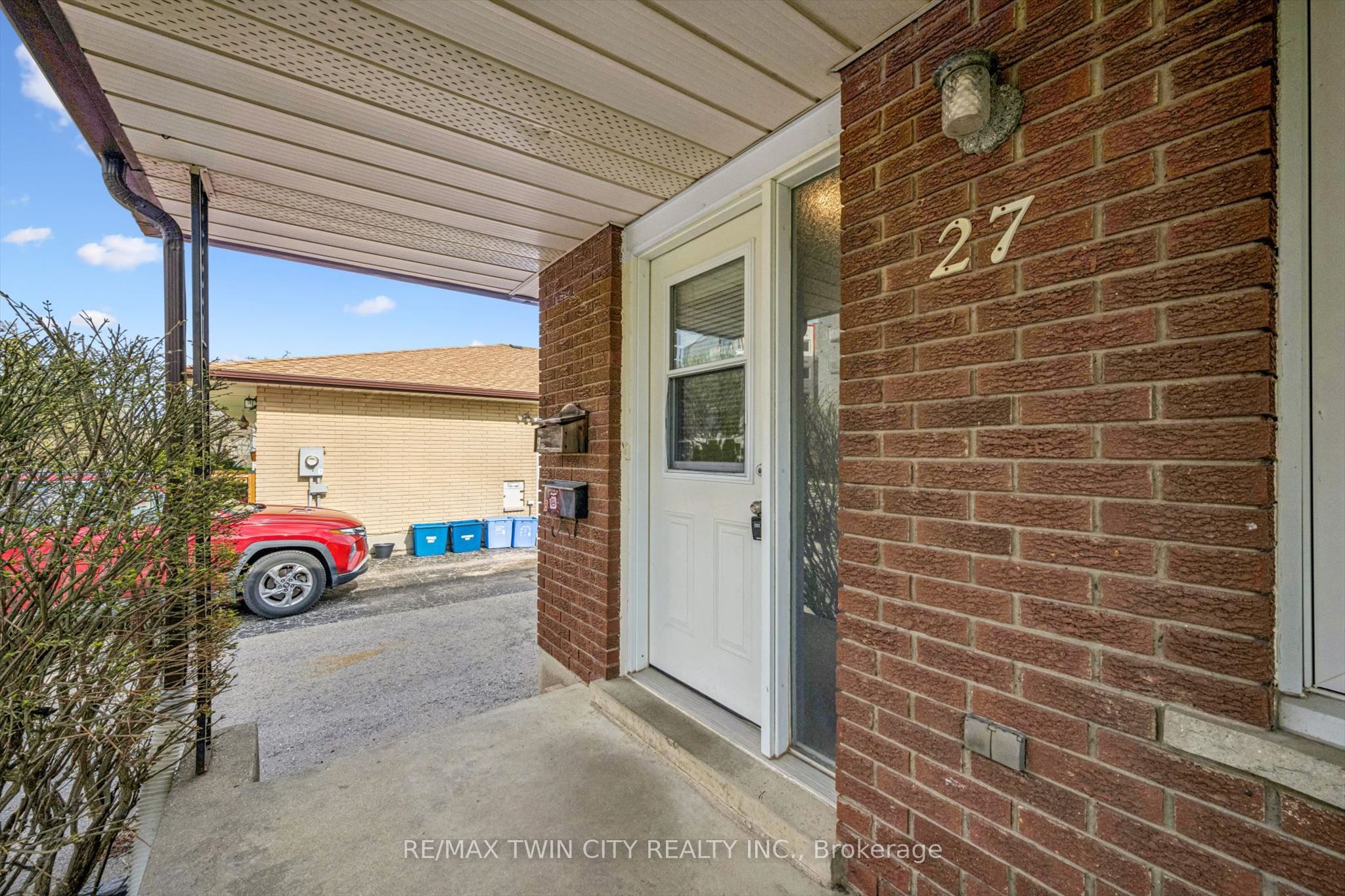 27 Vicmount Drive, Kitchener, ON N2M 2A2 photo 4
