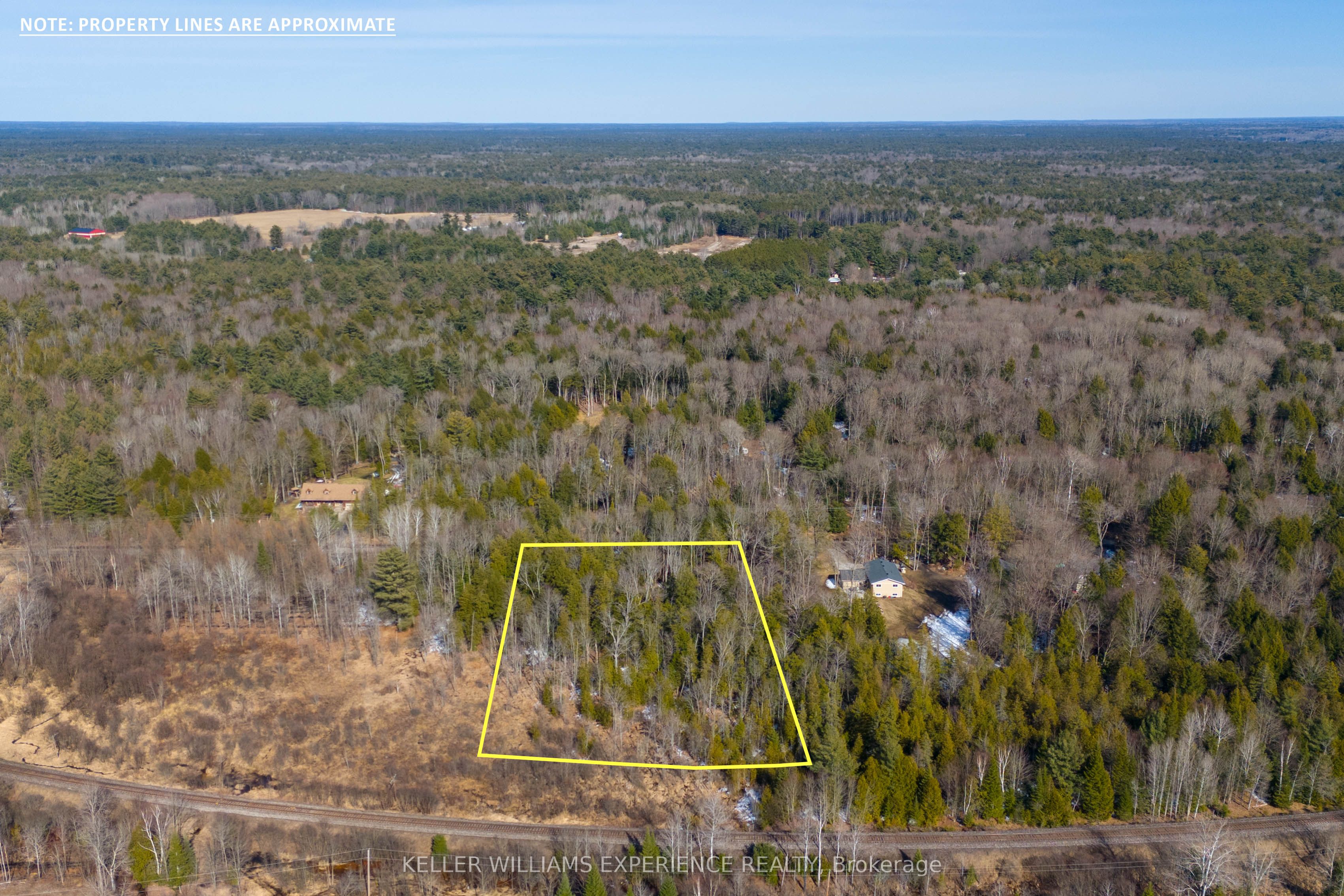 1042 Art Crisp Road, Gravenhurst, ON P0E 1N0 photo 3