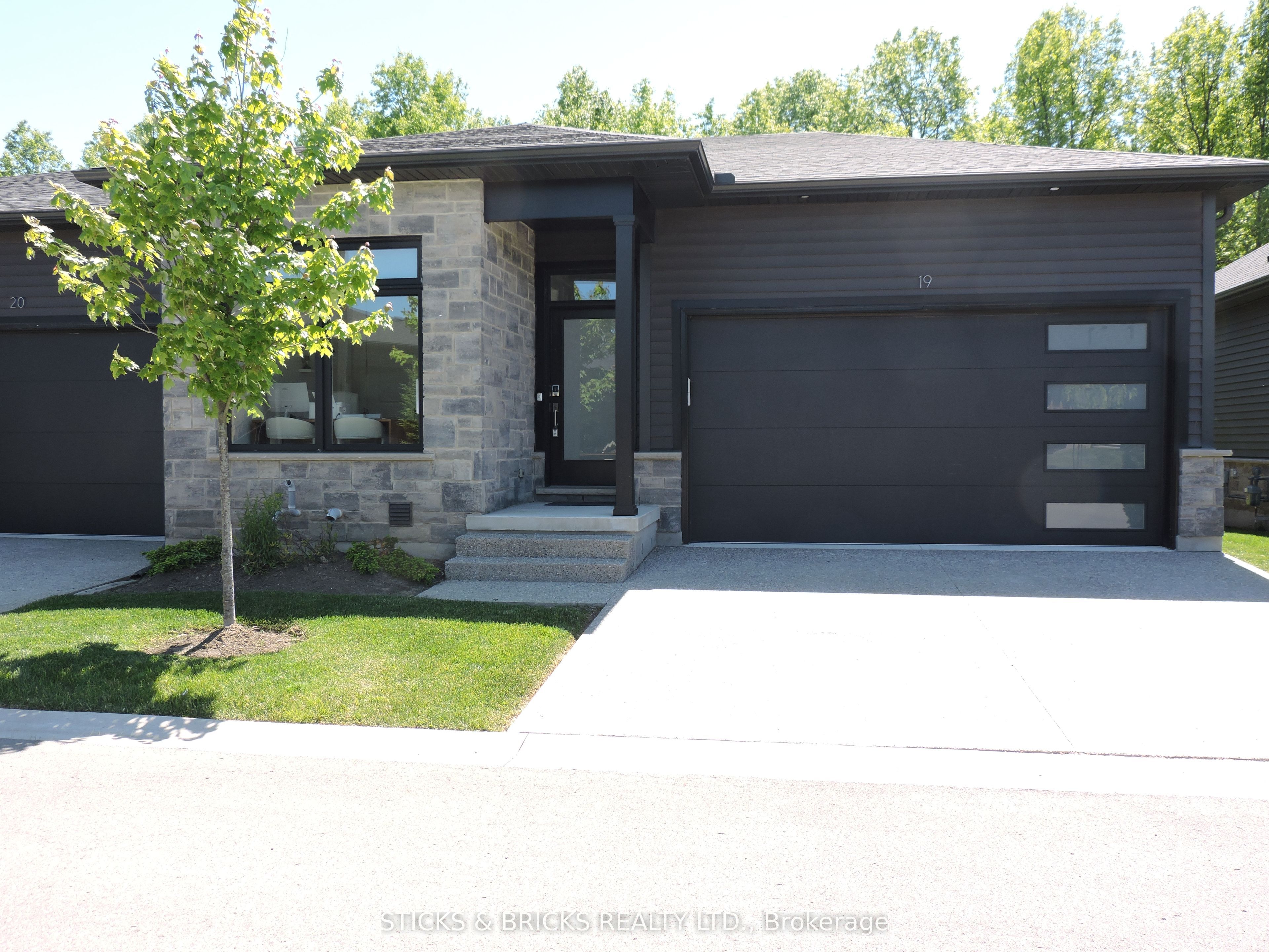 9150 Willoughby Drive 19, Niagara Falls, ON L2G 0Z5