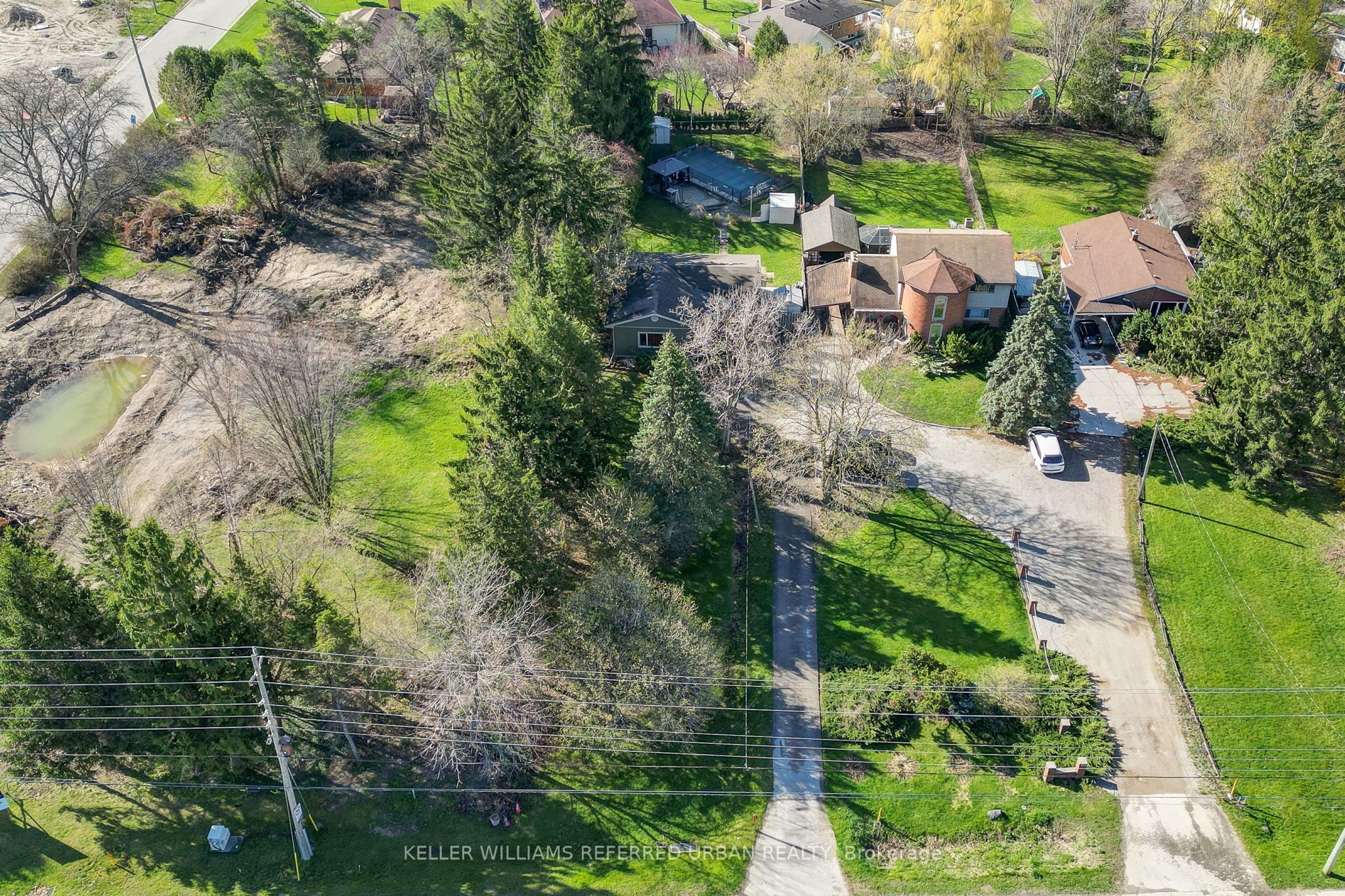 610 Commissioners Road W, London South, ON N6K 1B8 photo 2