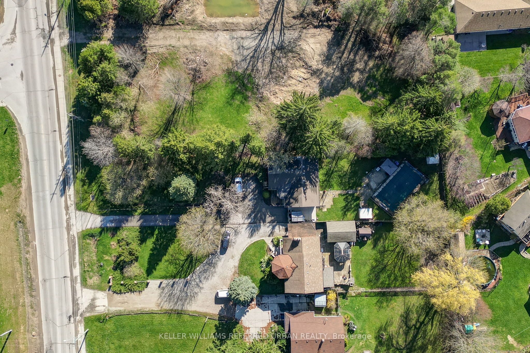 610 Commissioners Road W, London South, ON N6K 1B8 photo 4