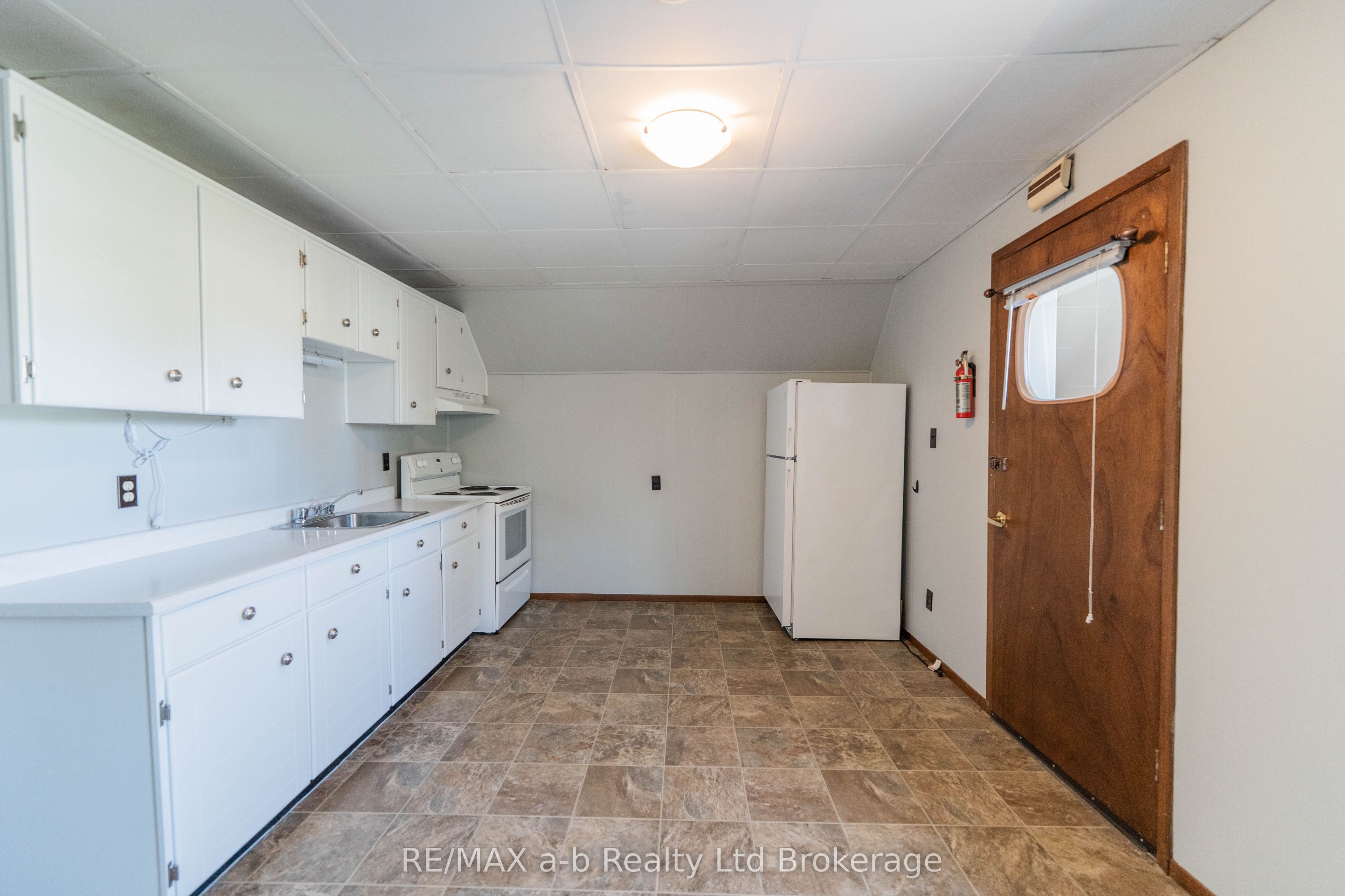 10 Mckenzie Street Unit A, Tillsonburg, ON N4G 2E6 photo 4
