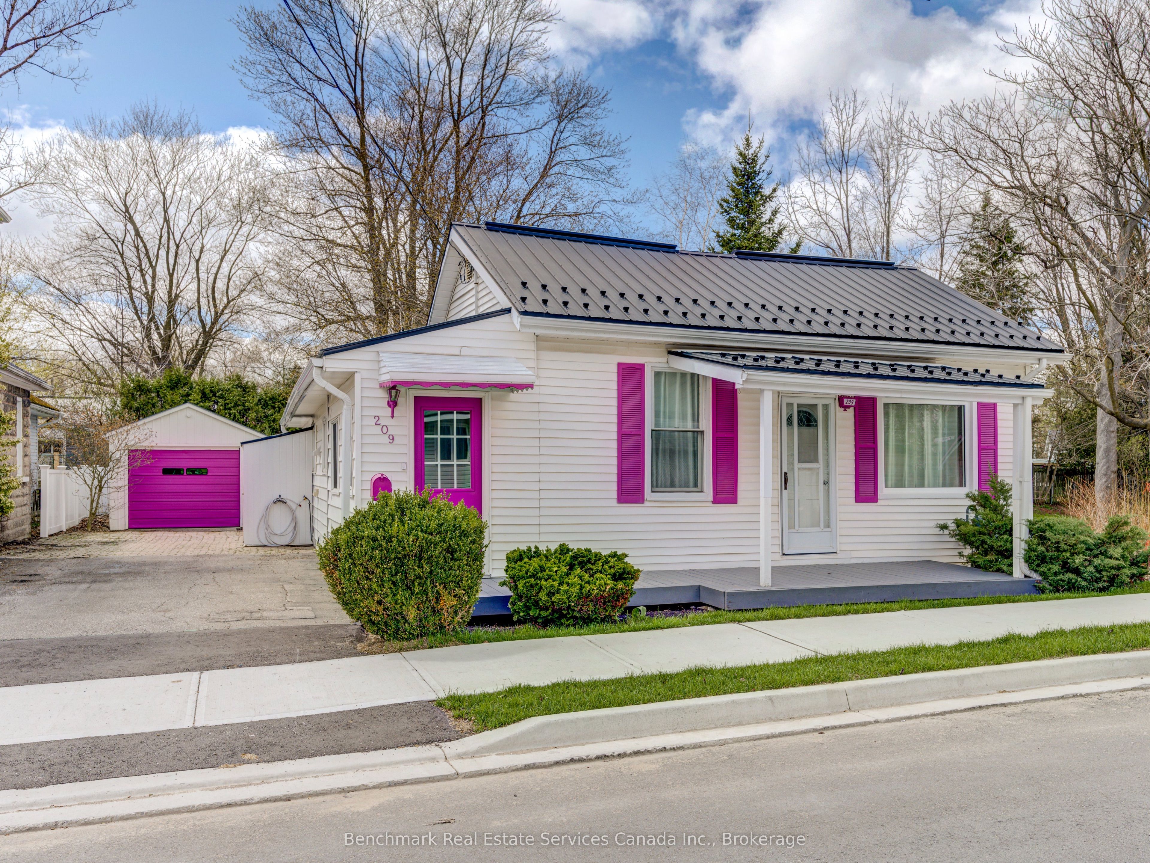 209 Water Street, Lucan Biddulph, ON N0M 2J0
