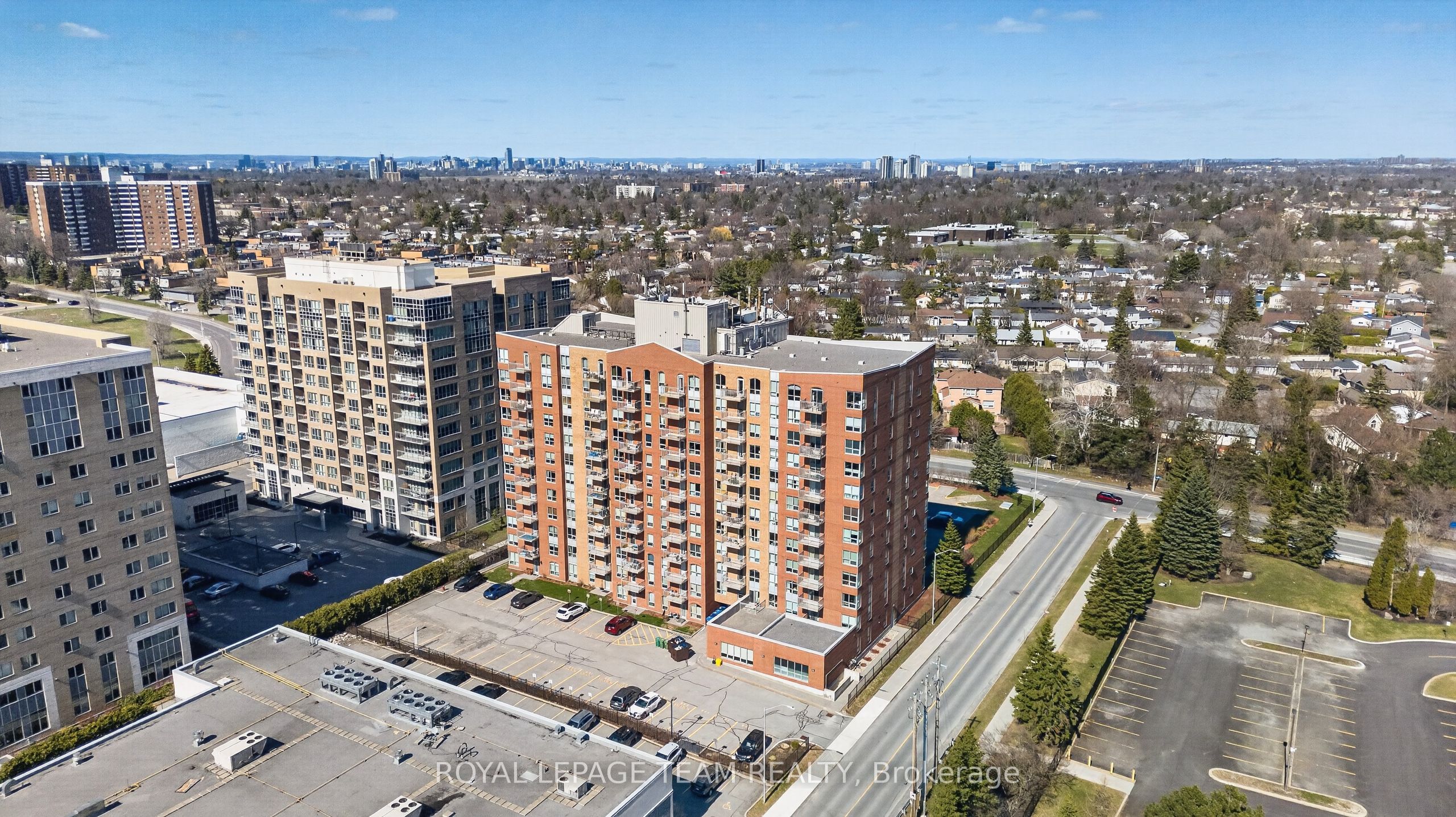 120 Grant Carman Drive 811, Cityview - Parkwoods Hills - Rideau Shore, ON K2E 1C8 photo 3