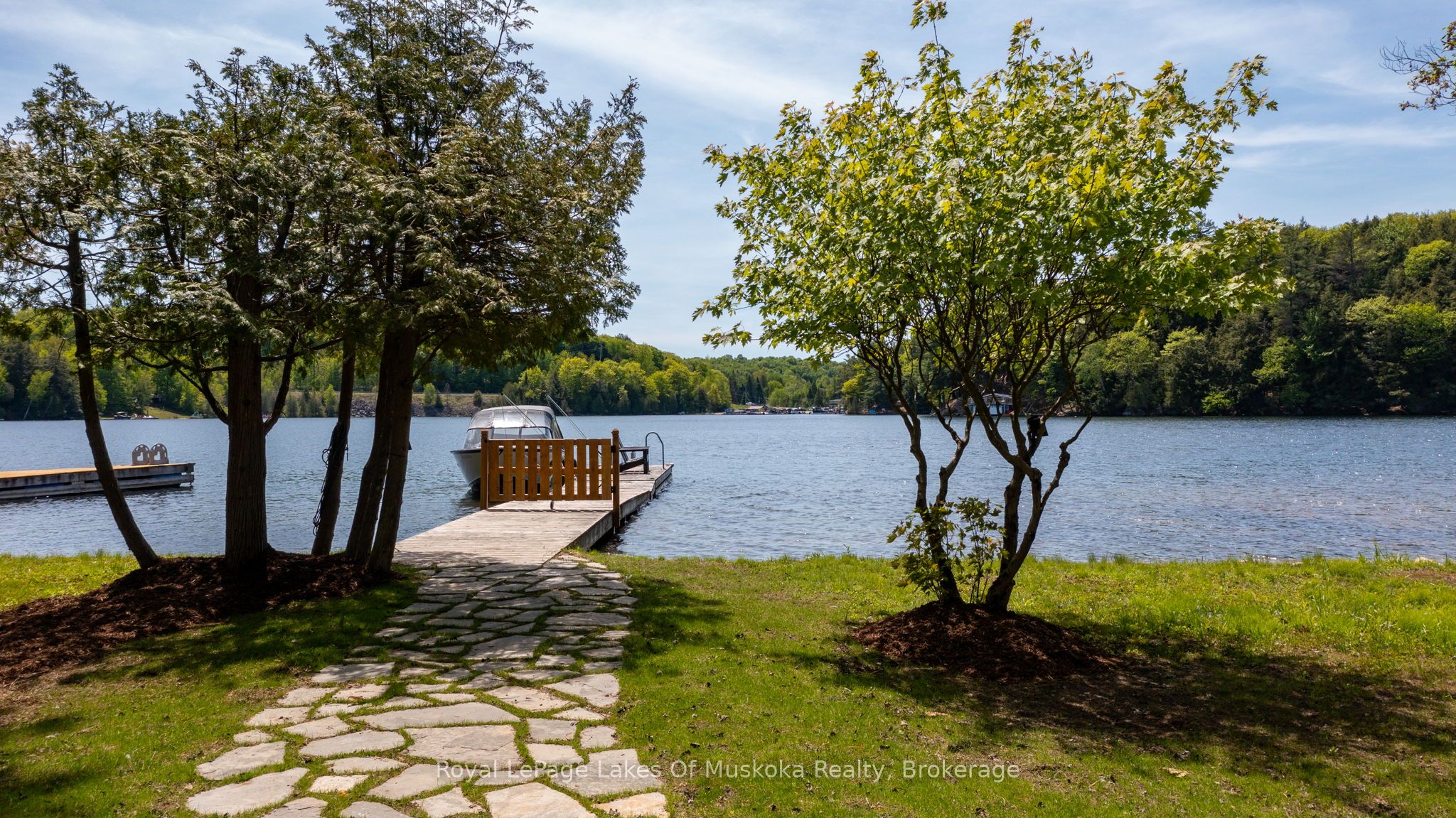 2324 Highway 141 21, Muskoka Lakes, ON P0B 1M0 photo 3