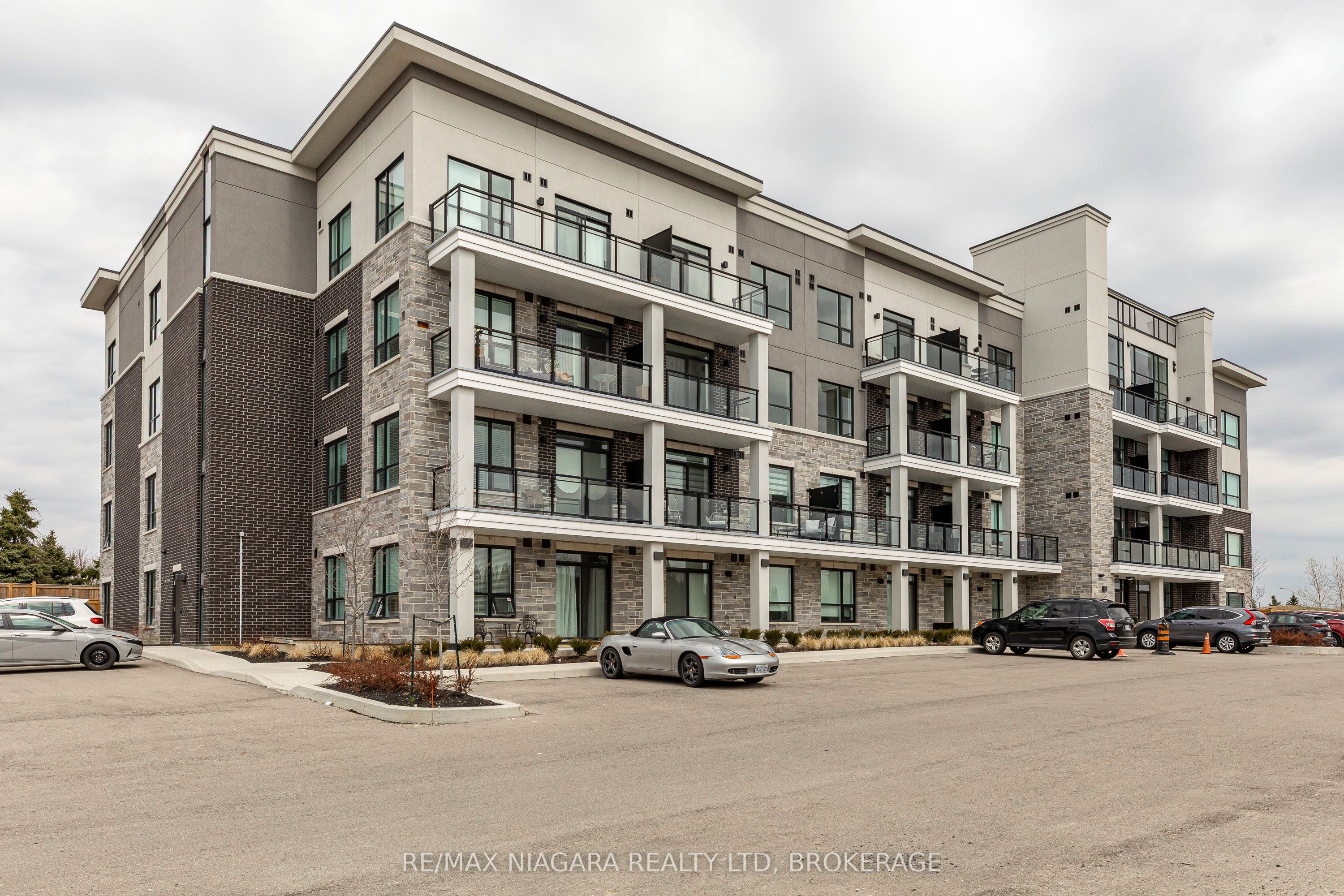 120 Springvalley Crescent 208, Hamilton, ON L9C 0G2