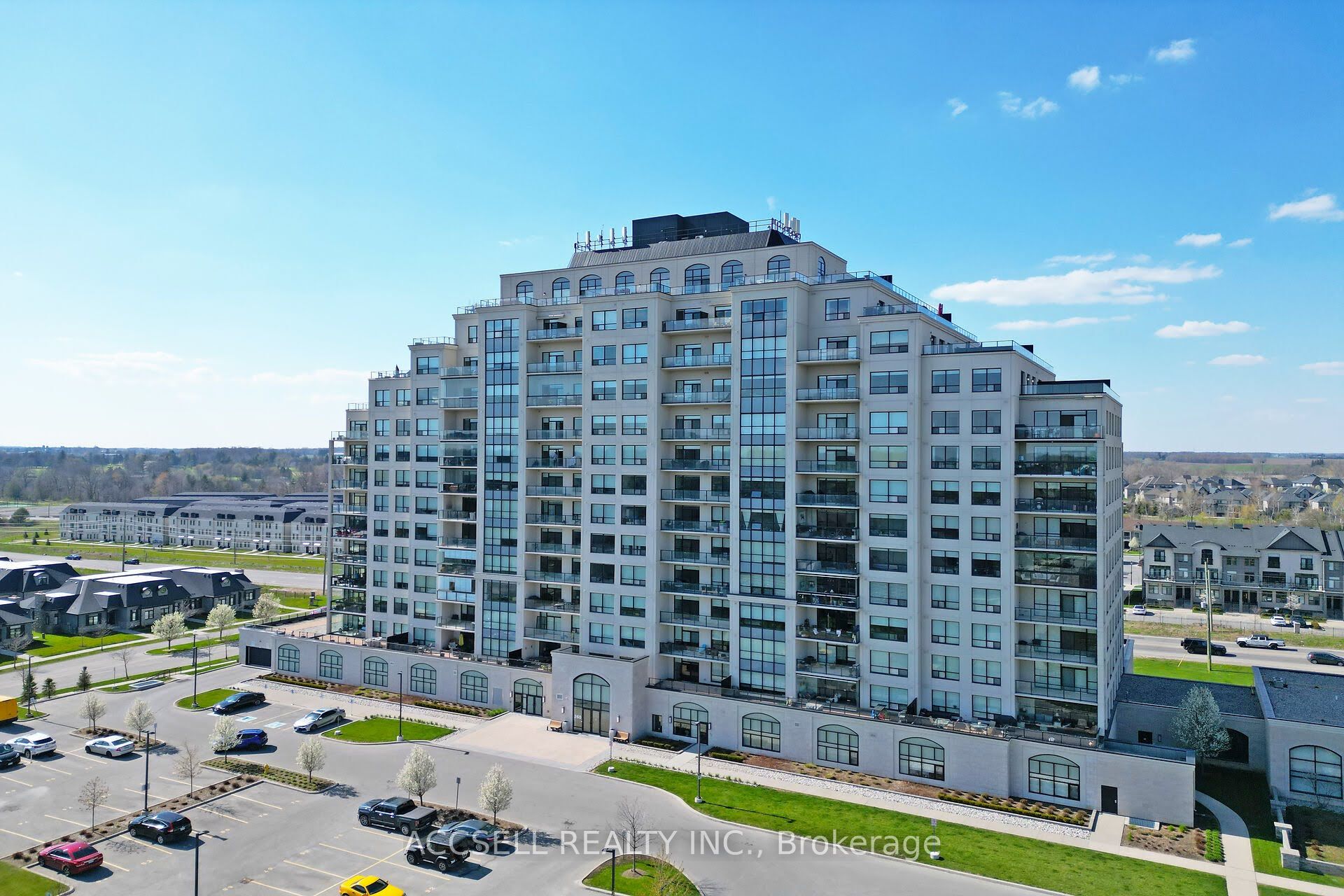 260 Villagewalk Boulevard 902, London North, ON N6G 0P6