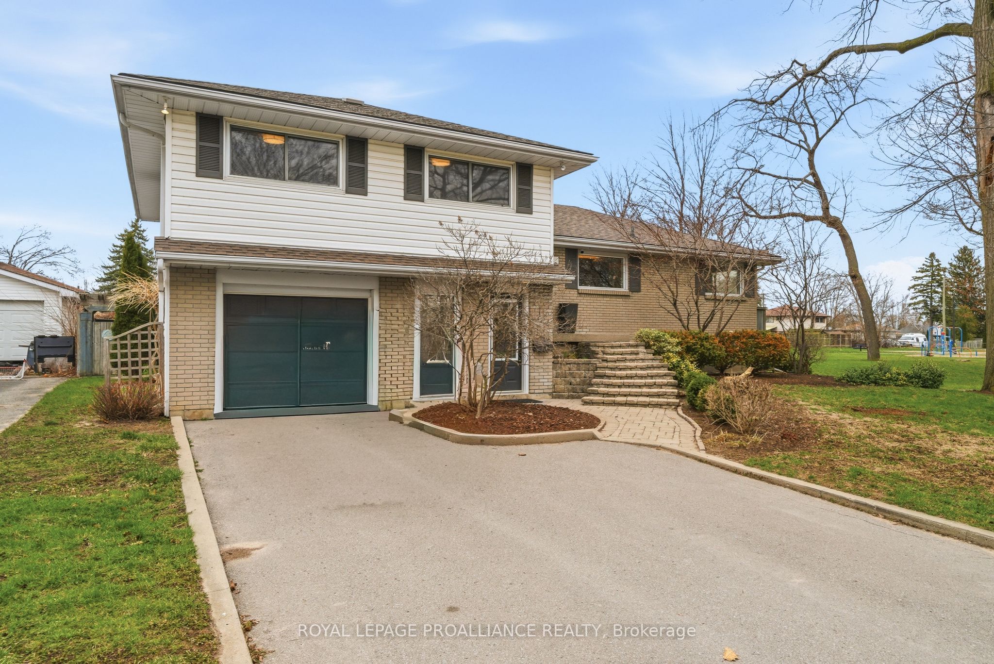 25 Southwood Crescent, Belleville, ON K8N 1X4 photo 3