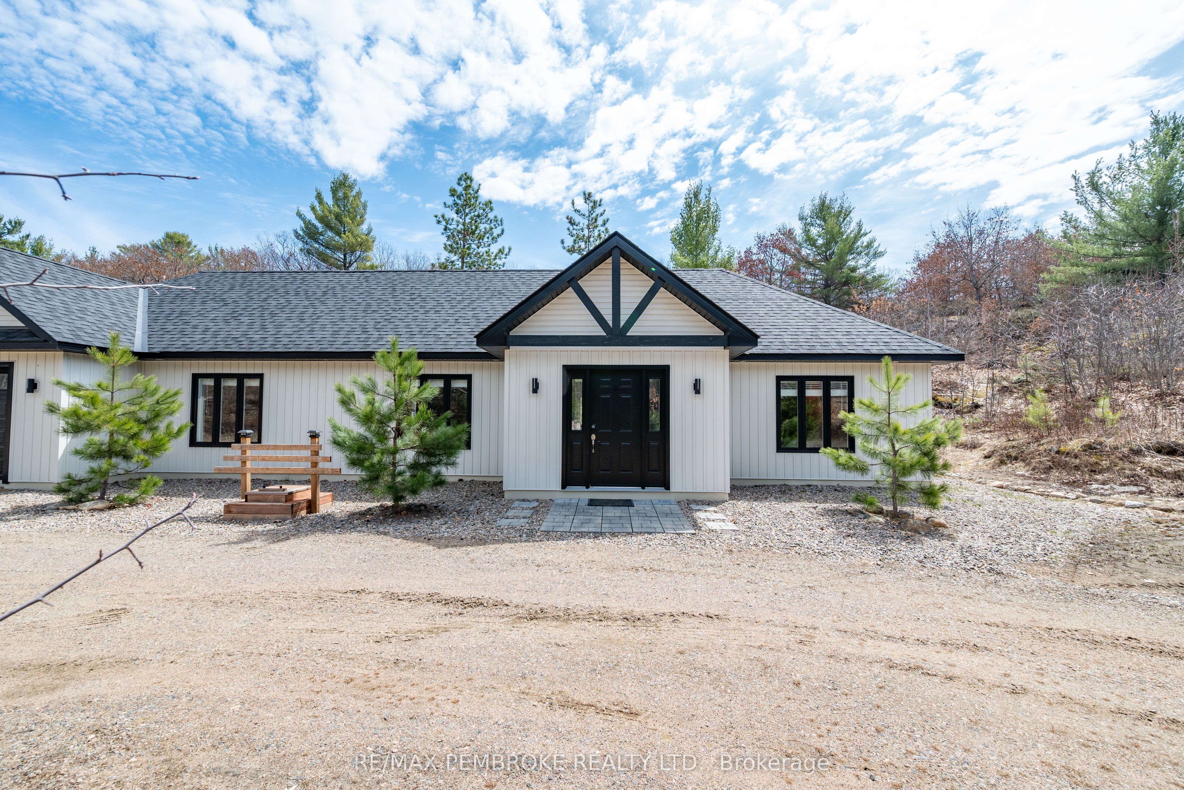 41948A Combermere Road, Madawaska Valley, ON K0J 1B0