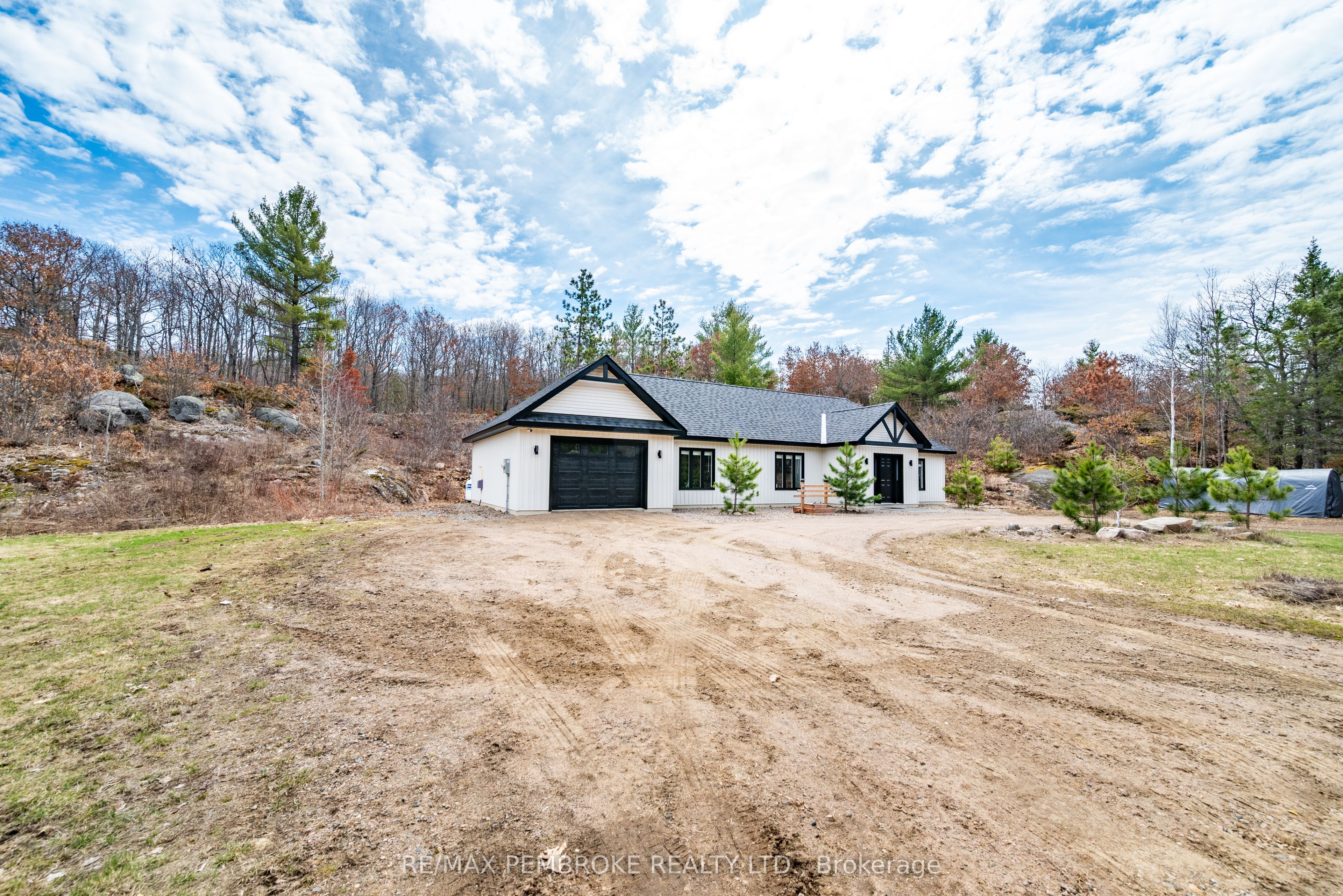 41948A Combermere Road, Madawaska Valley, ON K0J 1B0 photo 3