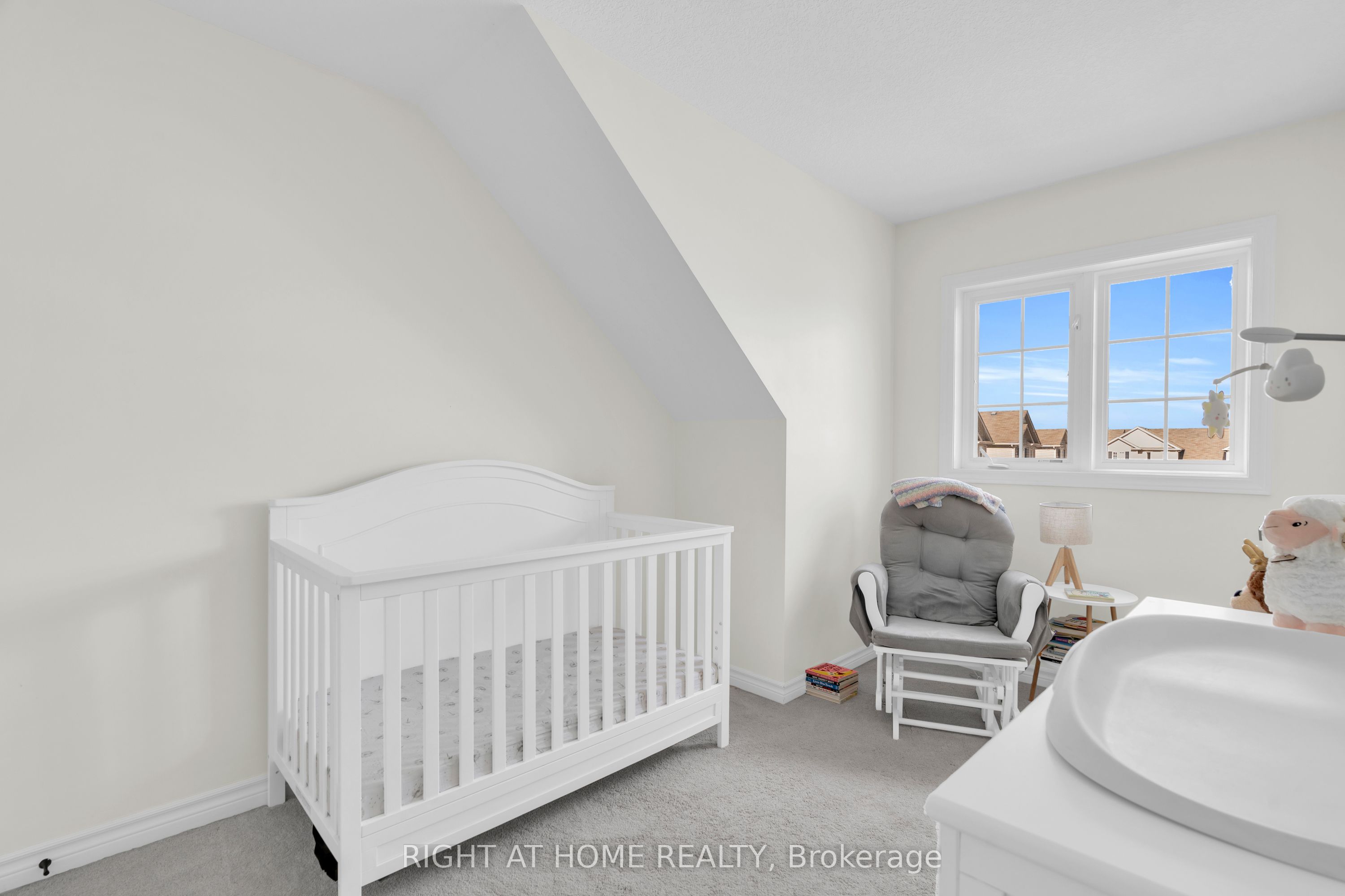 630 Woodlawn Road E B, Guelph, ON N1E 0K4 photo 3