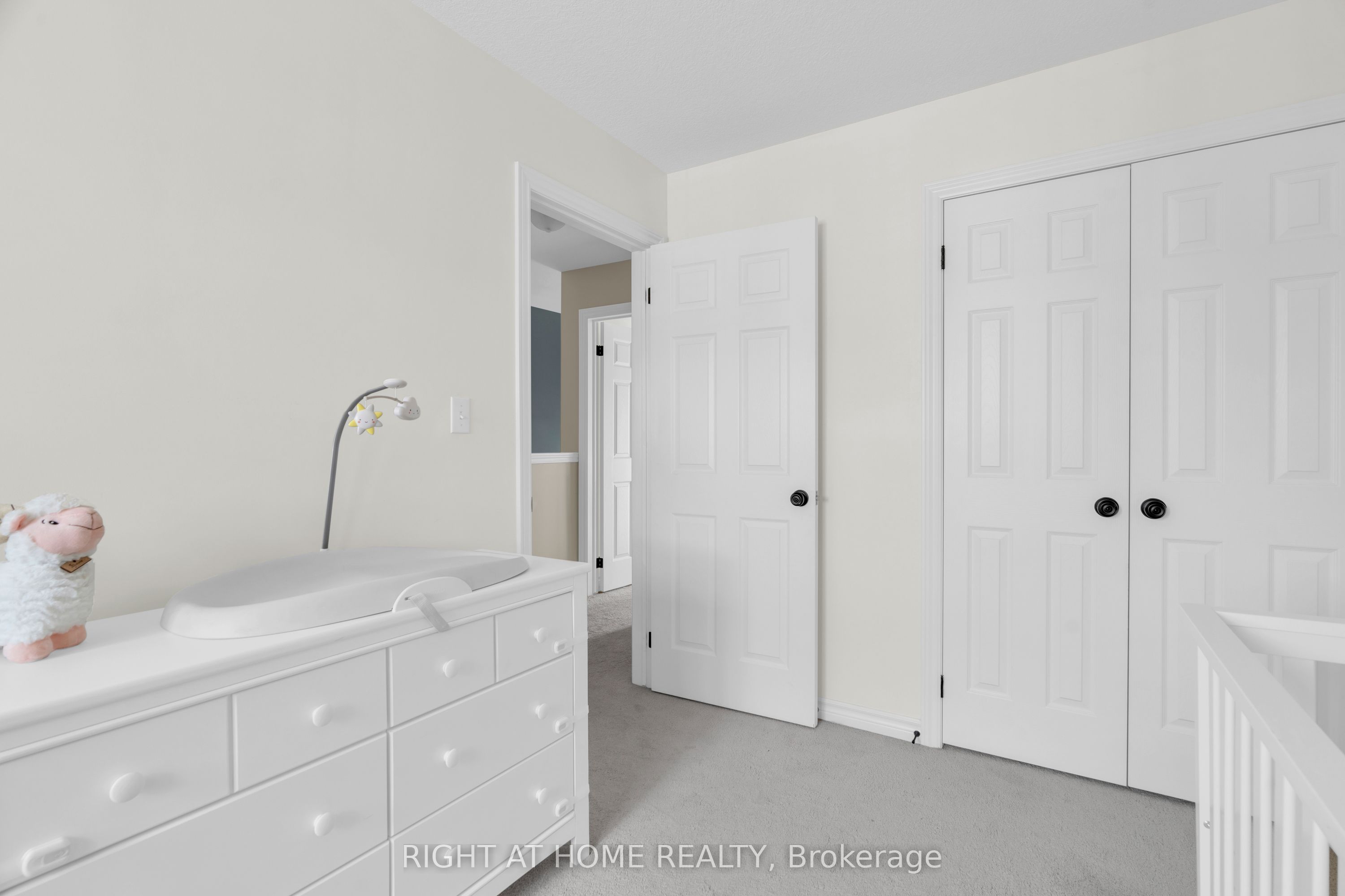 630 Woodlawn Road E B, Guelph, ON N1E 0K4 photo 4
