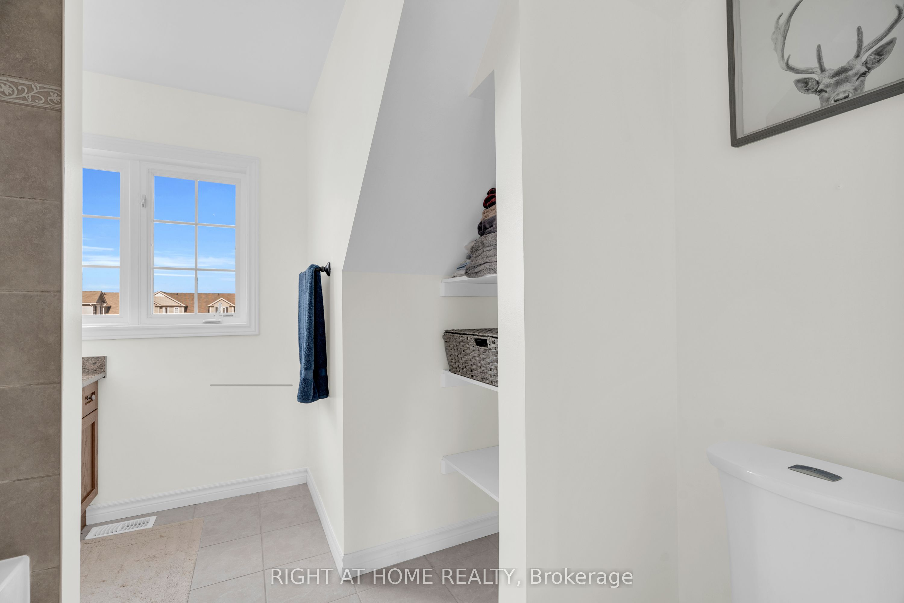 630 Woodlawn Road E B, Guelph, ON N1E 0K4 photo 5