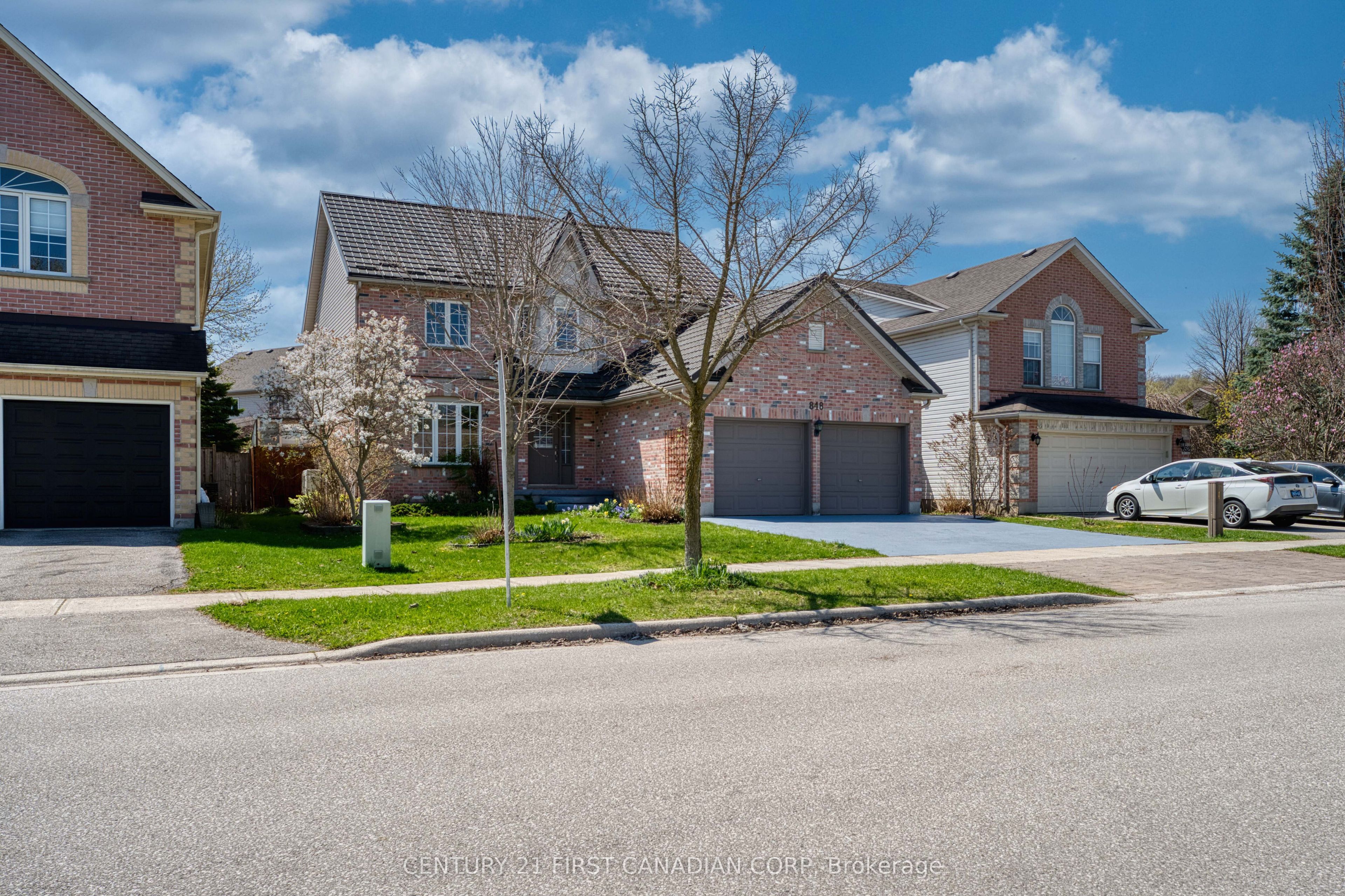 848 Guildwood Boulevard, London North, ON N6H 5E4 photo 2