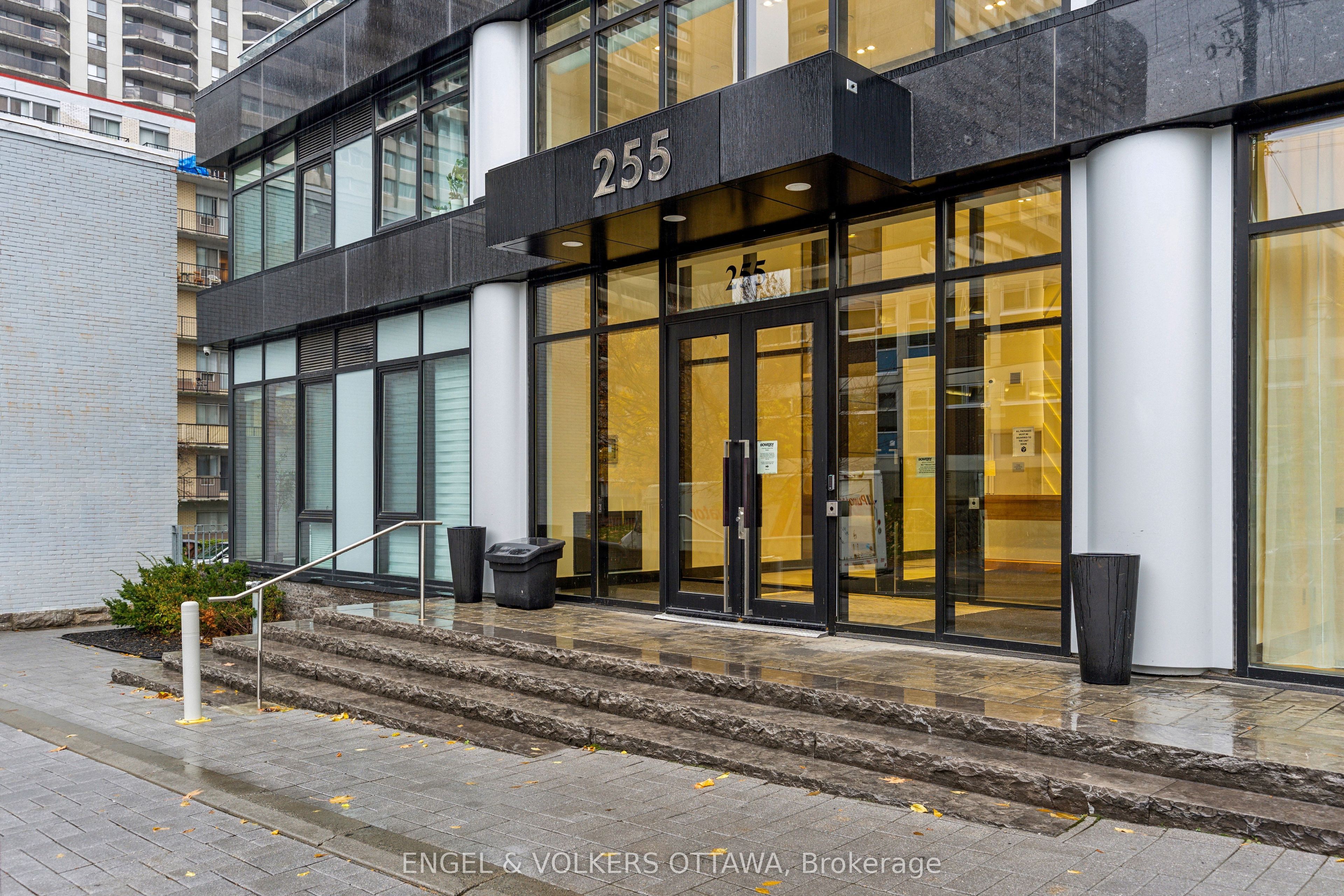 255 Bay Street 302, Ottawa Centre, ON K1R 0C5 photo 3