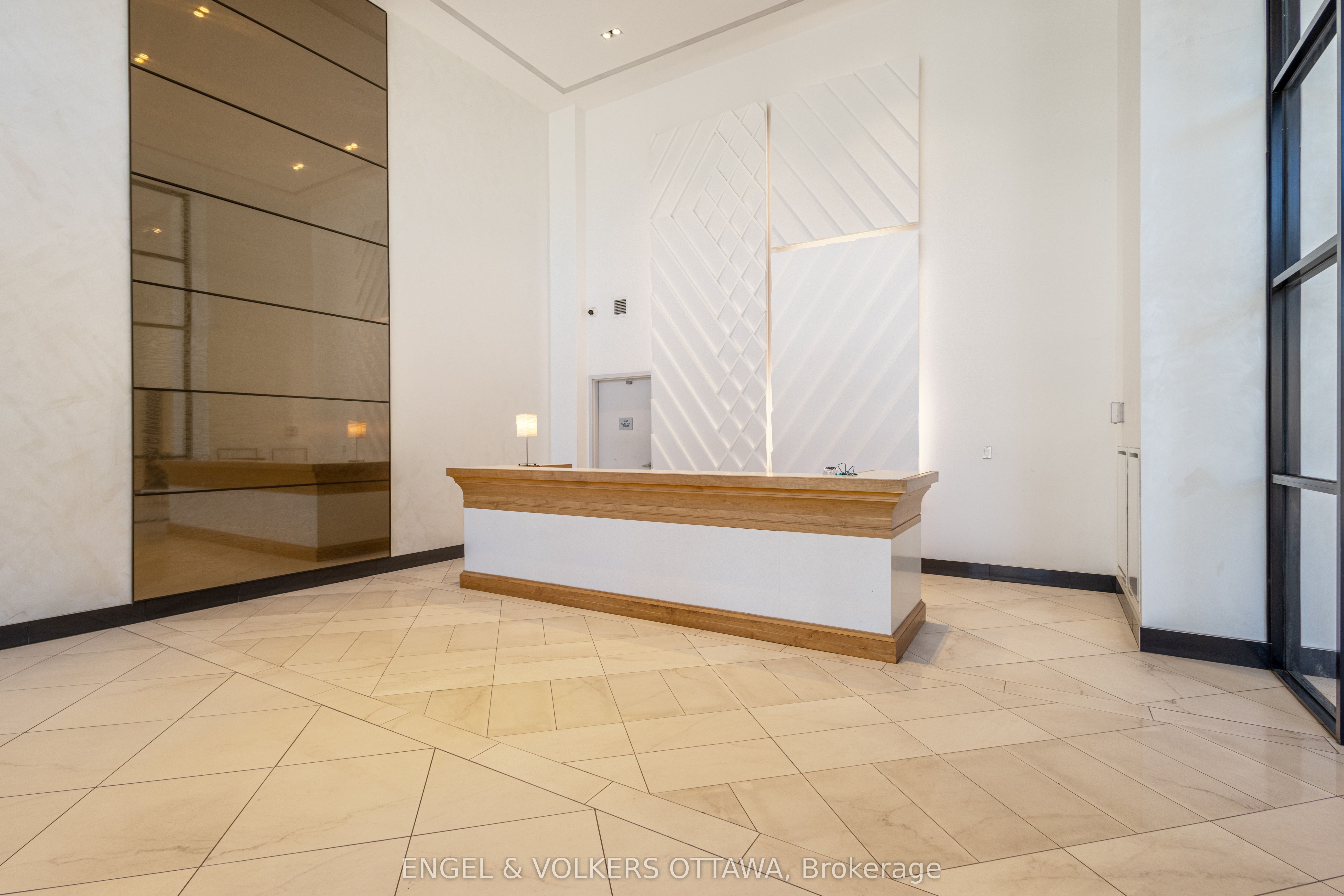 255 Bay Street 302, Ottawa Centre, ON K1R 0C5 photo 4