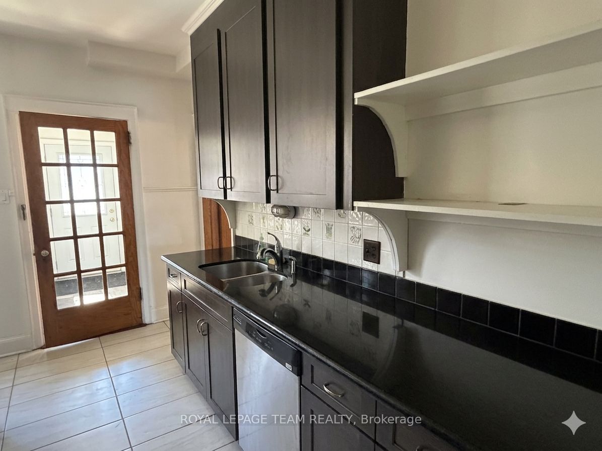 444 Parkdale Avenue, Tunneys Pasture and Ottawa West, ON K1Y 1H1 photo 4