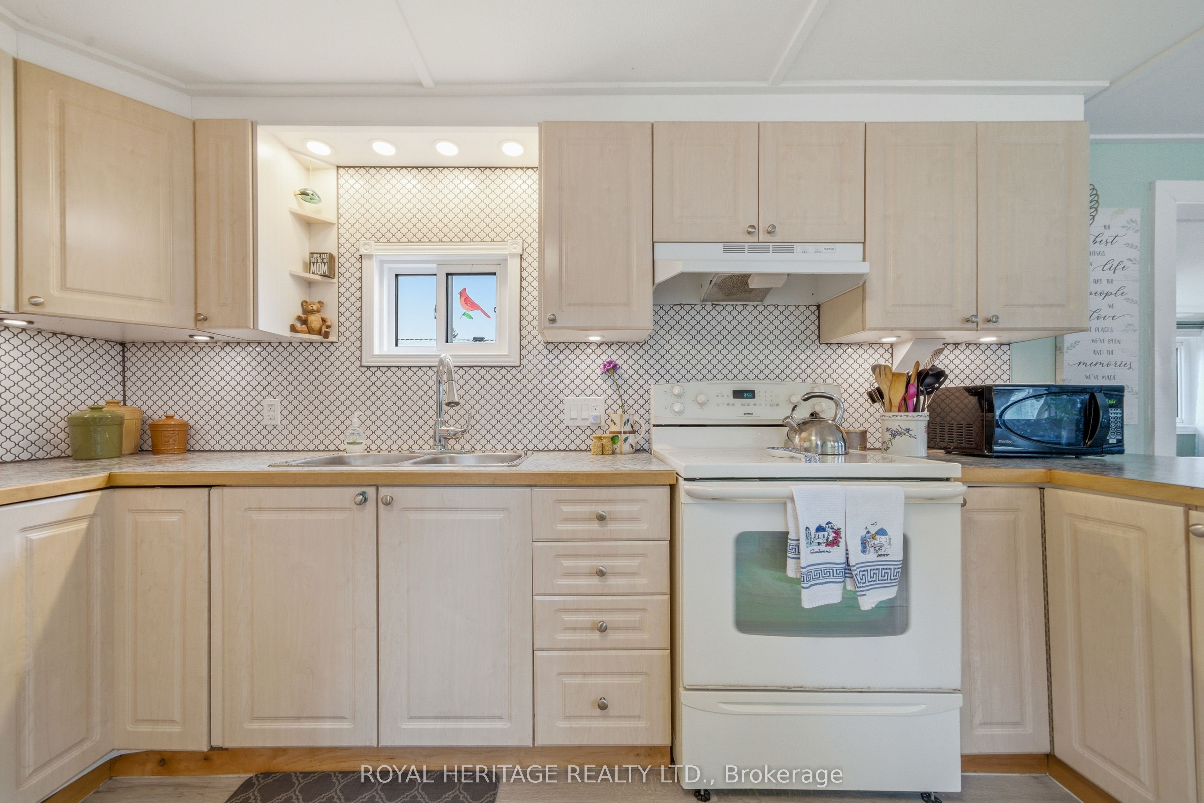529 Old Highway 2 25, Quinte West, ON K8V 5P5 photo 5