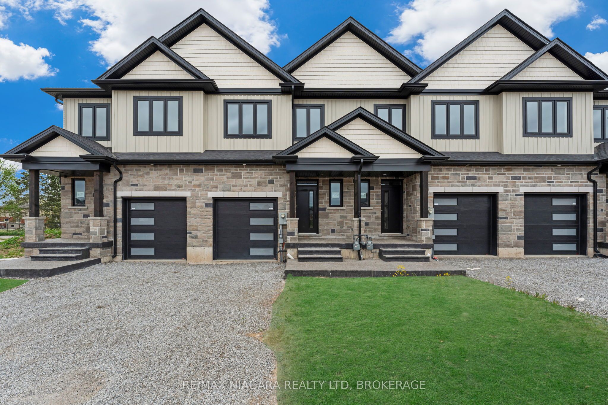 6200 Curlin Crescent, Niagara Falls, ON L2H 0B8
